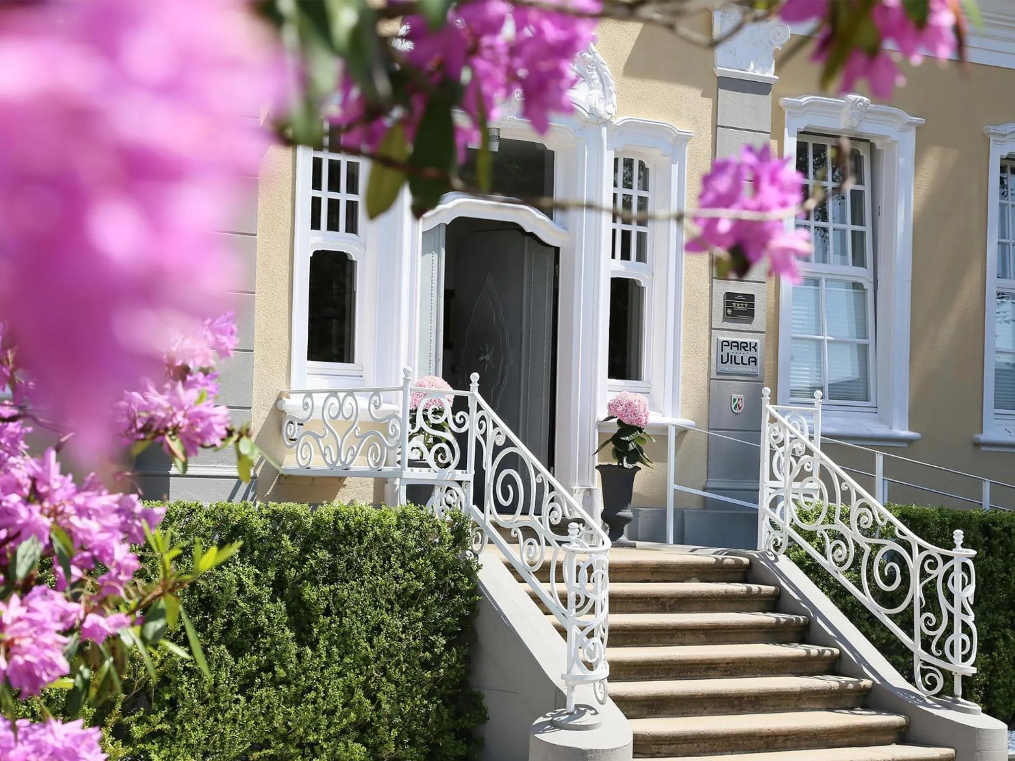 Facade/entrance in Park Villa Hotel
