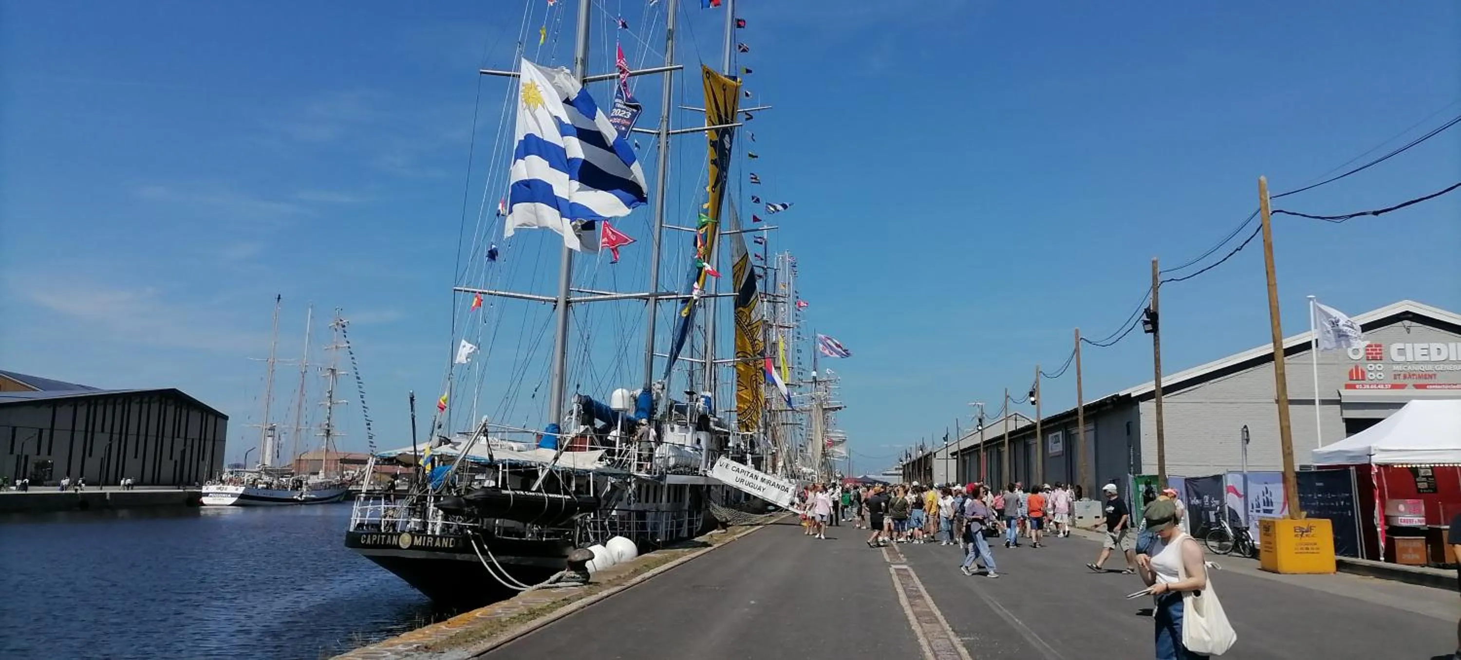 Hôtel Les Gens De Mer Dunkerque by Popinns