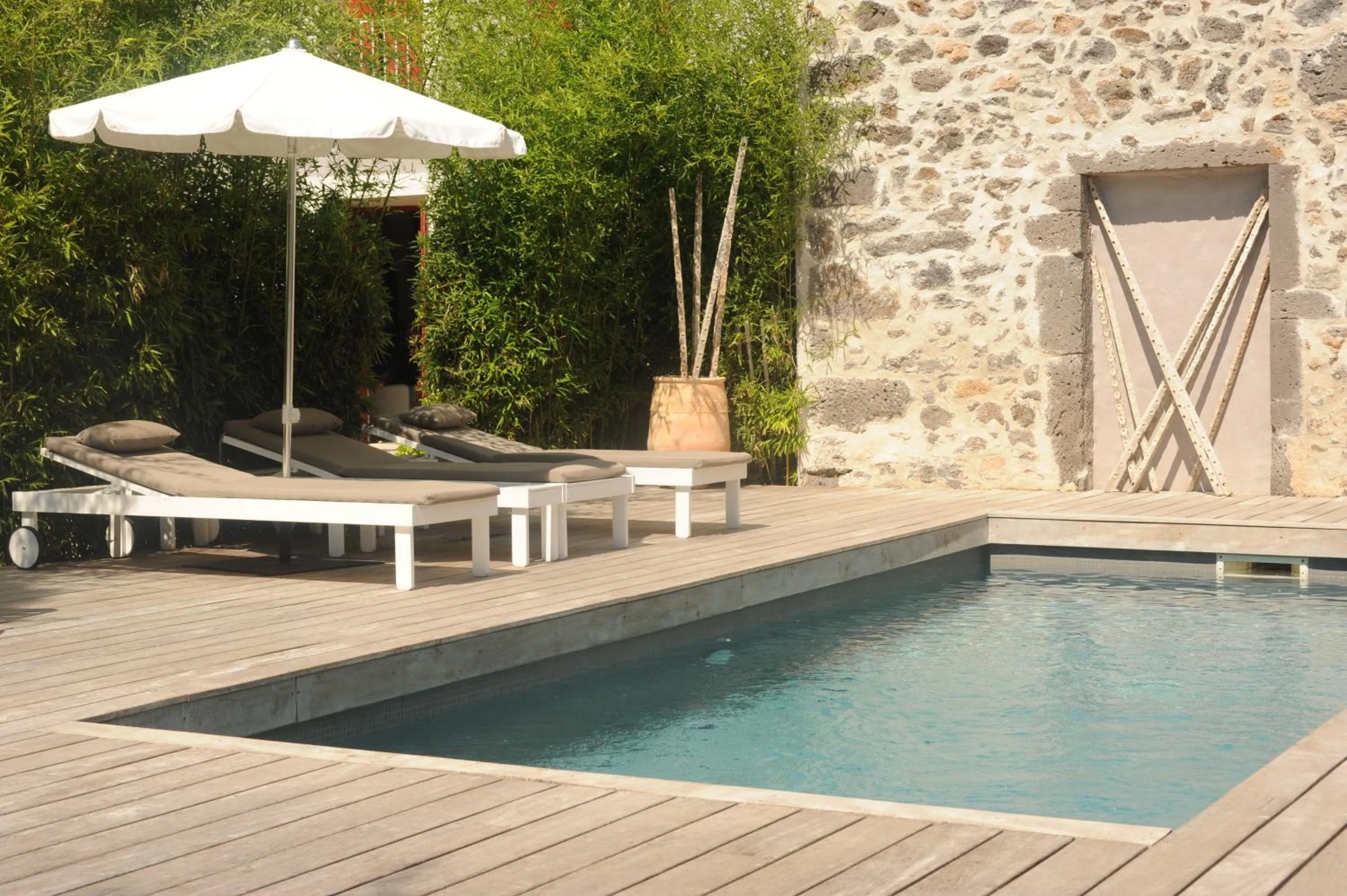 Swimming pool in Les Chambres d'Andrea