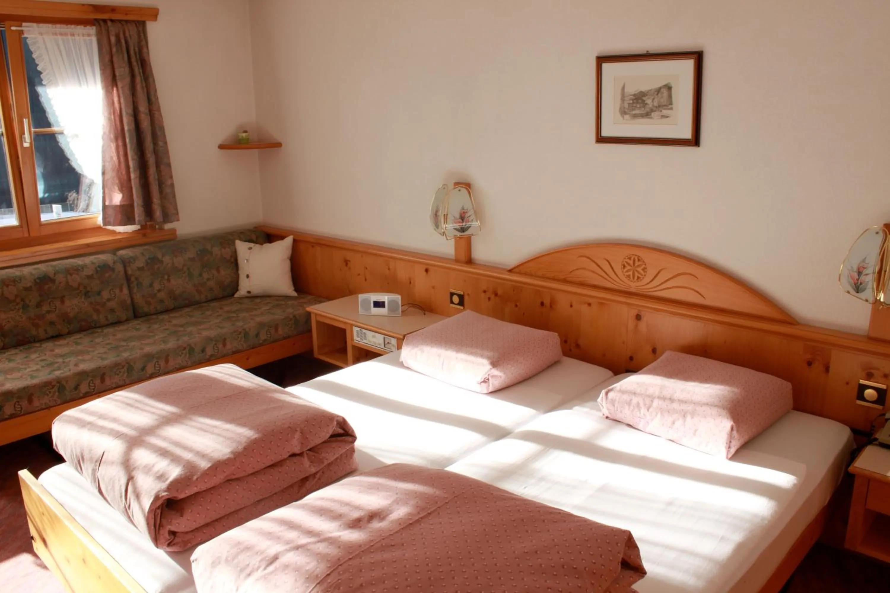 Photo of the whole room in Hotel Soliva