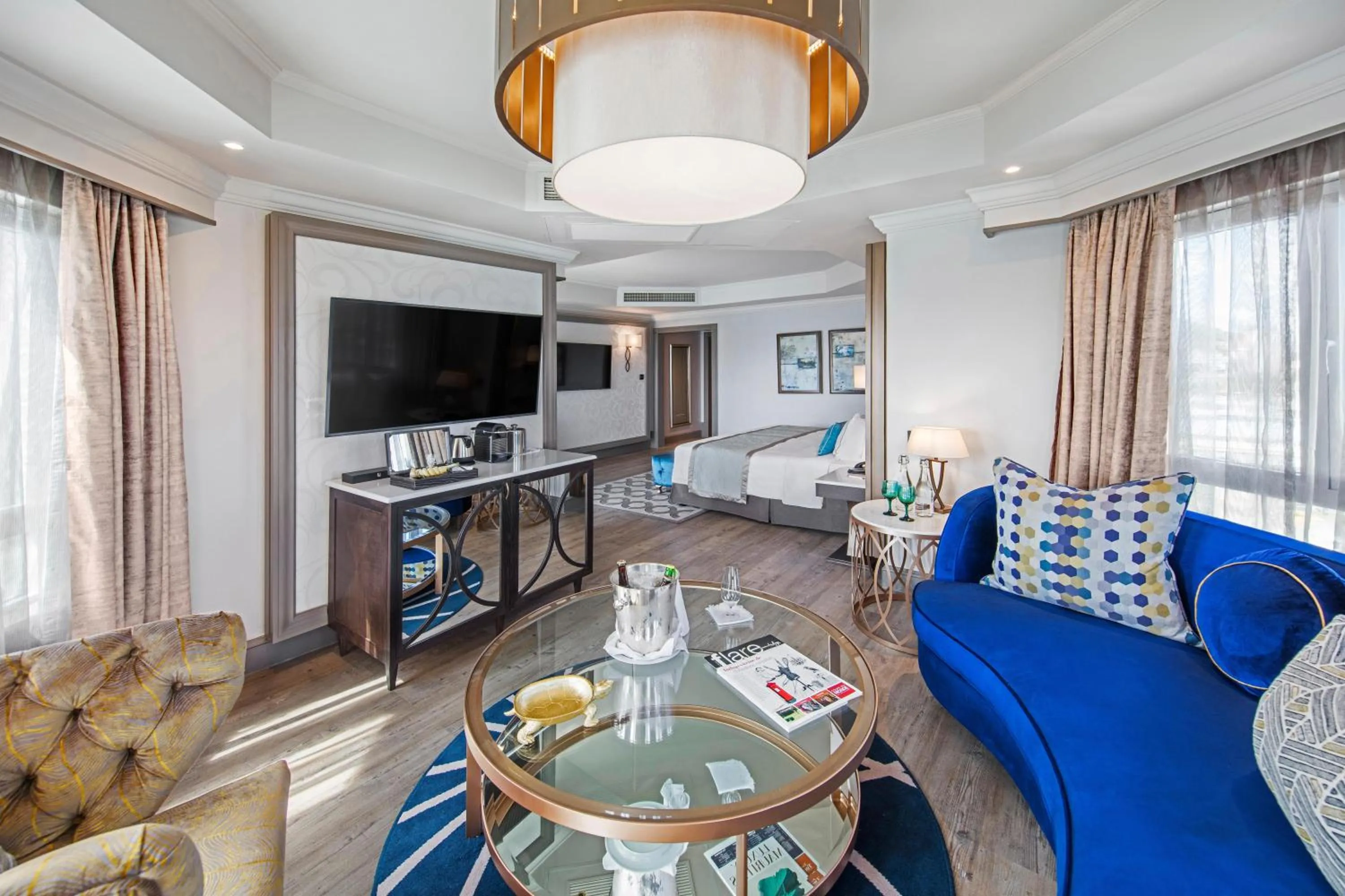 Photo of the whole room in Labourdonnais Waterfront Hotel