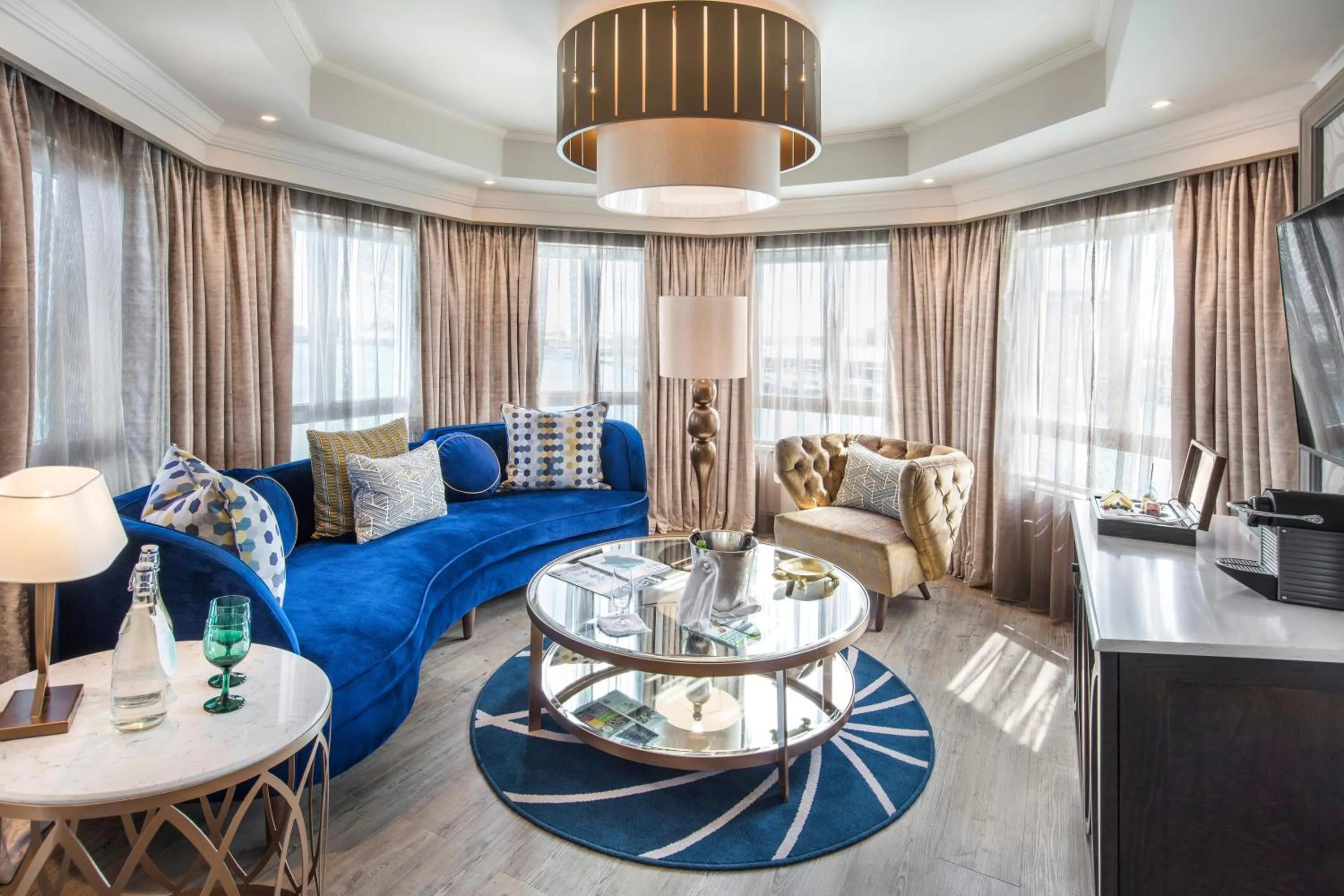 Photo of the whole room in Labourdonnais Waterfront Hotel