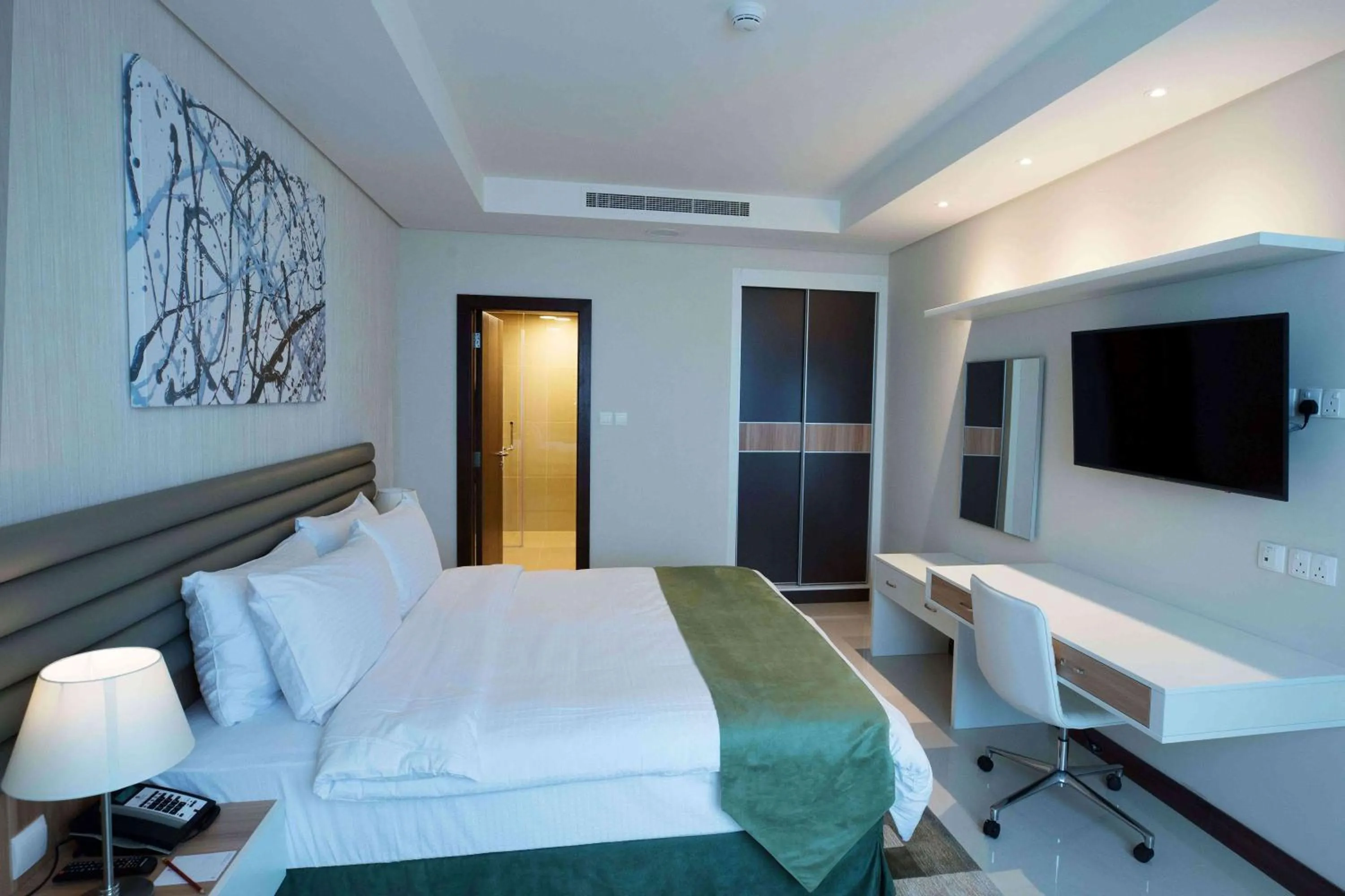 Bed in Gulf Executive Hotel & Residence Juffair