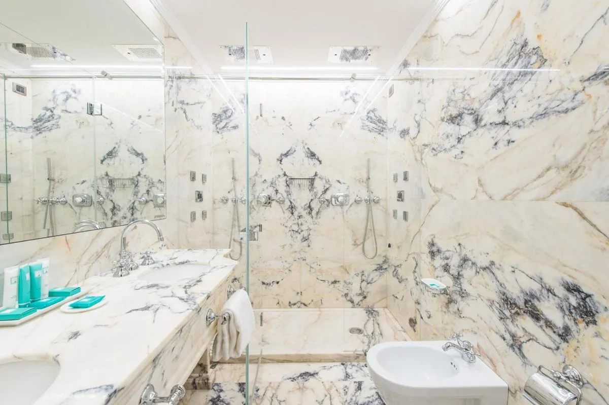 Bathroom in Hotel Ai Reali - Small Luxury Hotels of the World