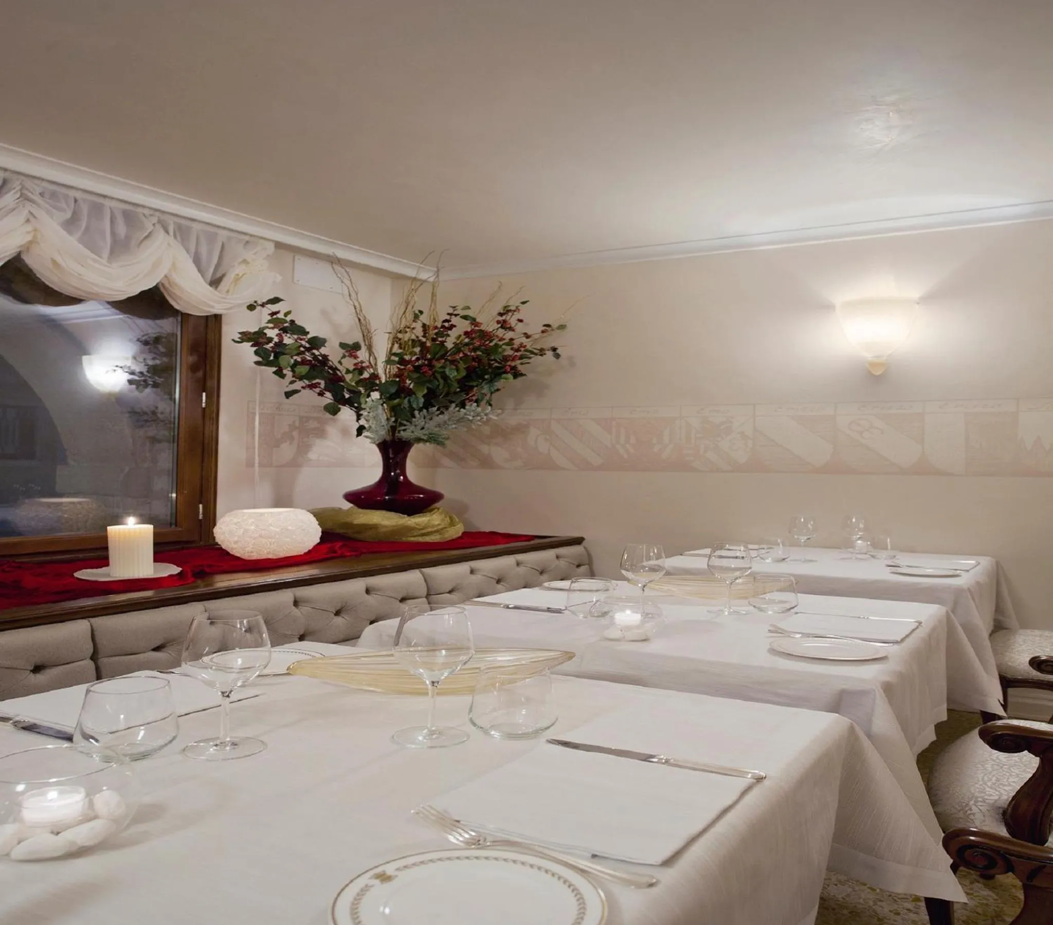 Restaurant/places to eat in Hotel Ai Reali - Small Luxury Hotels of the World