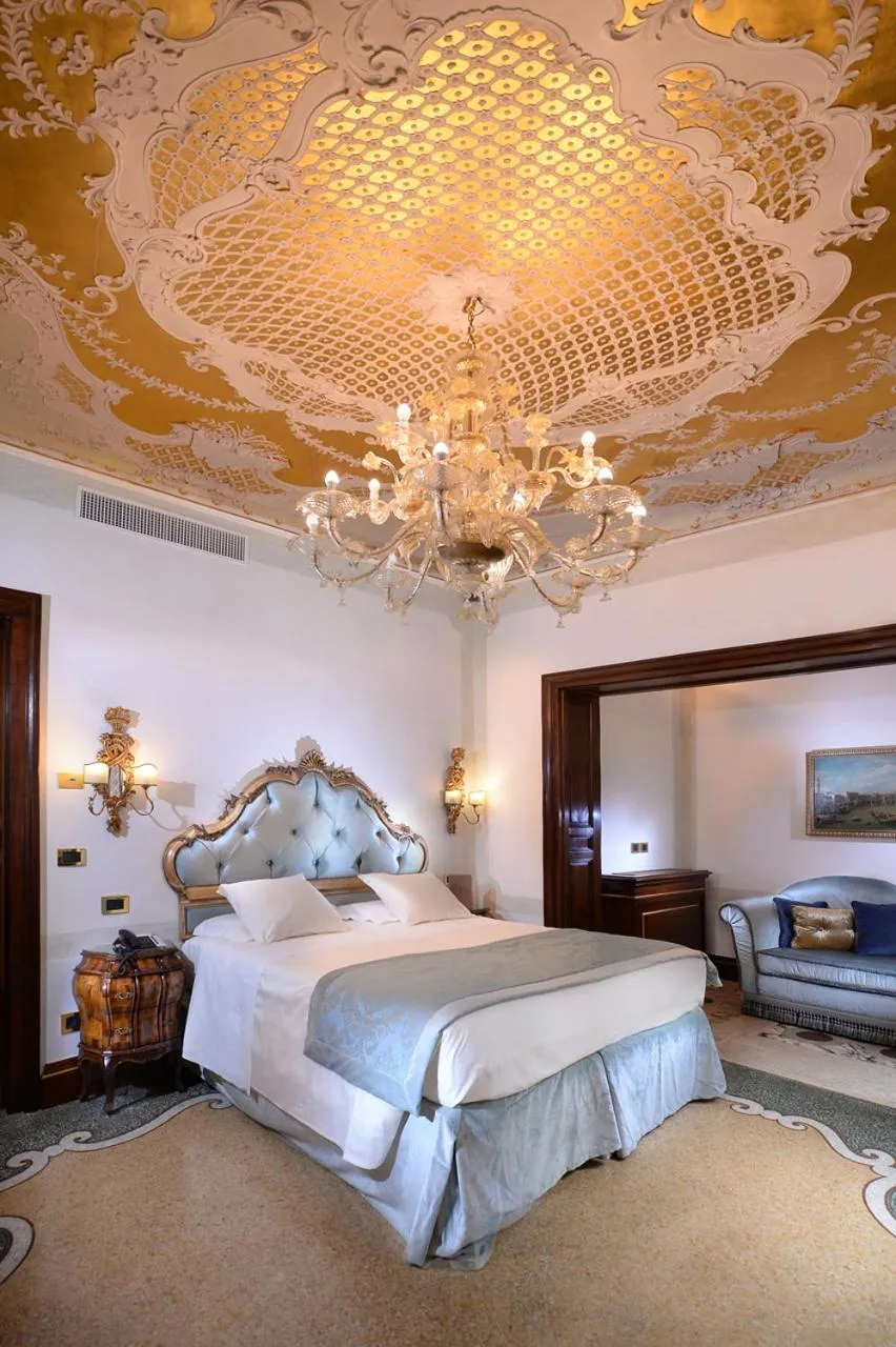 Photo of the whole room, Bed in Hotel Ai Reali - Small Luxury Hotels of the World