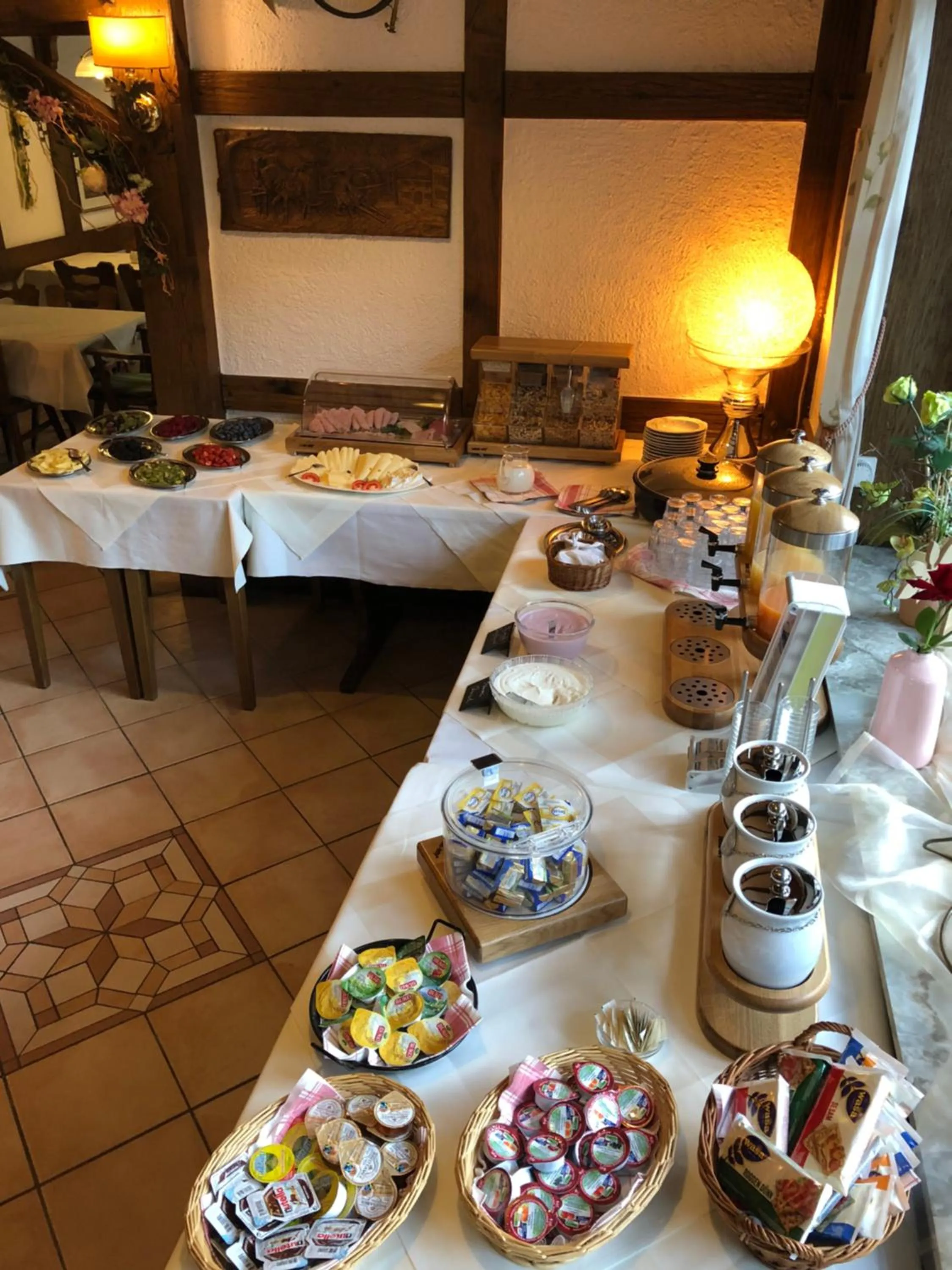 Buffet breakfast in Landhotel Menke