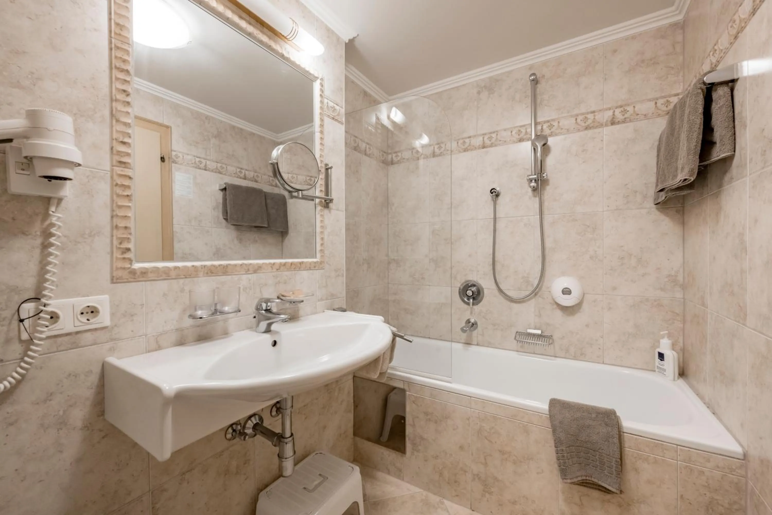 Bathroom in Hotel Almhof