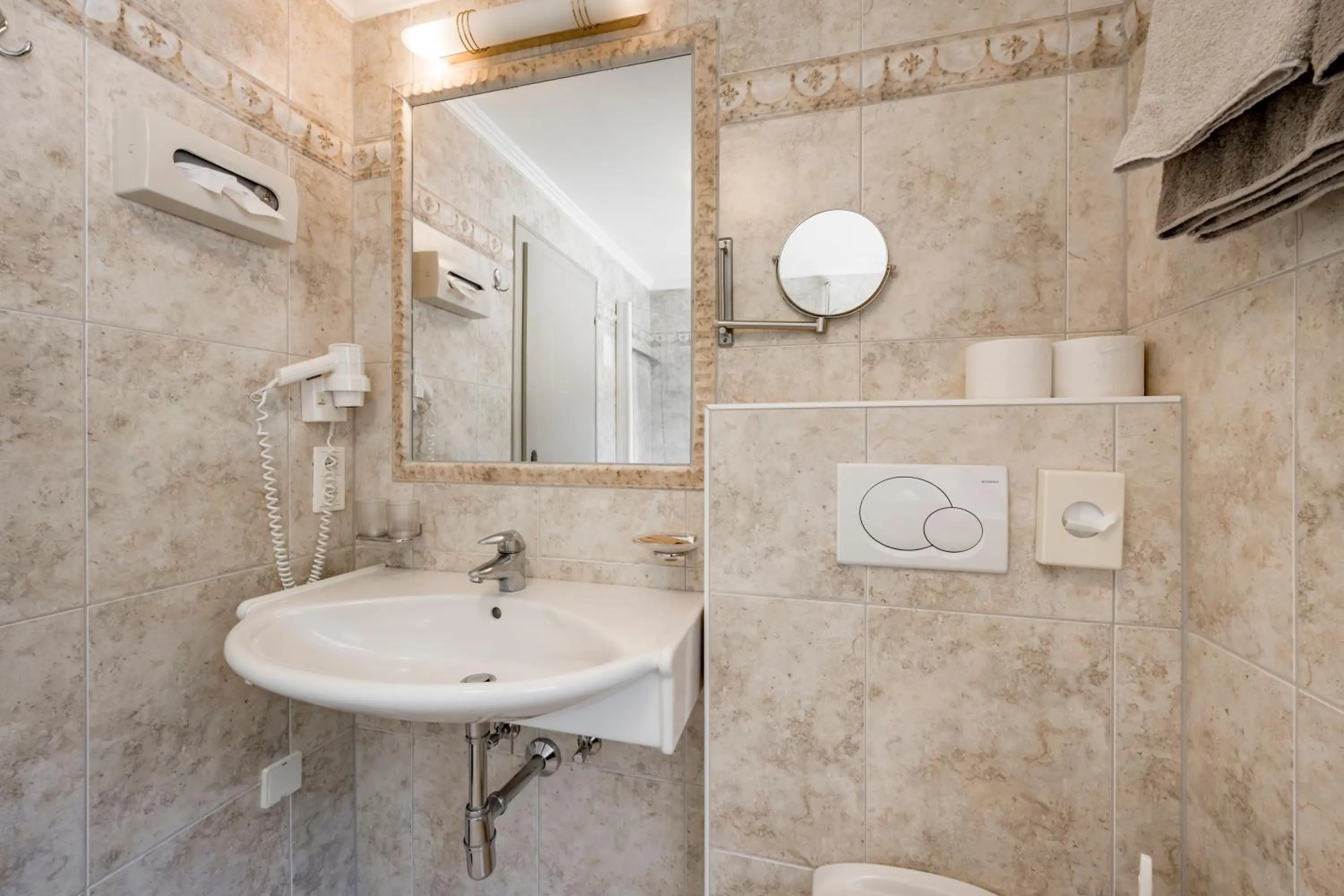 Bathroom in Hotel Almhof