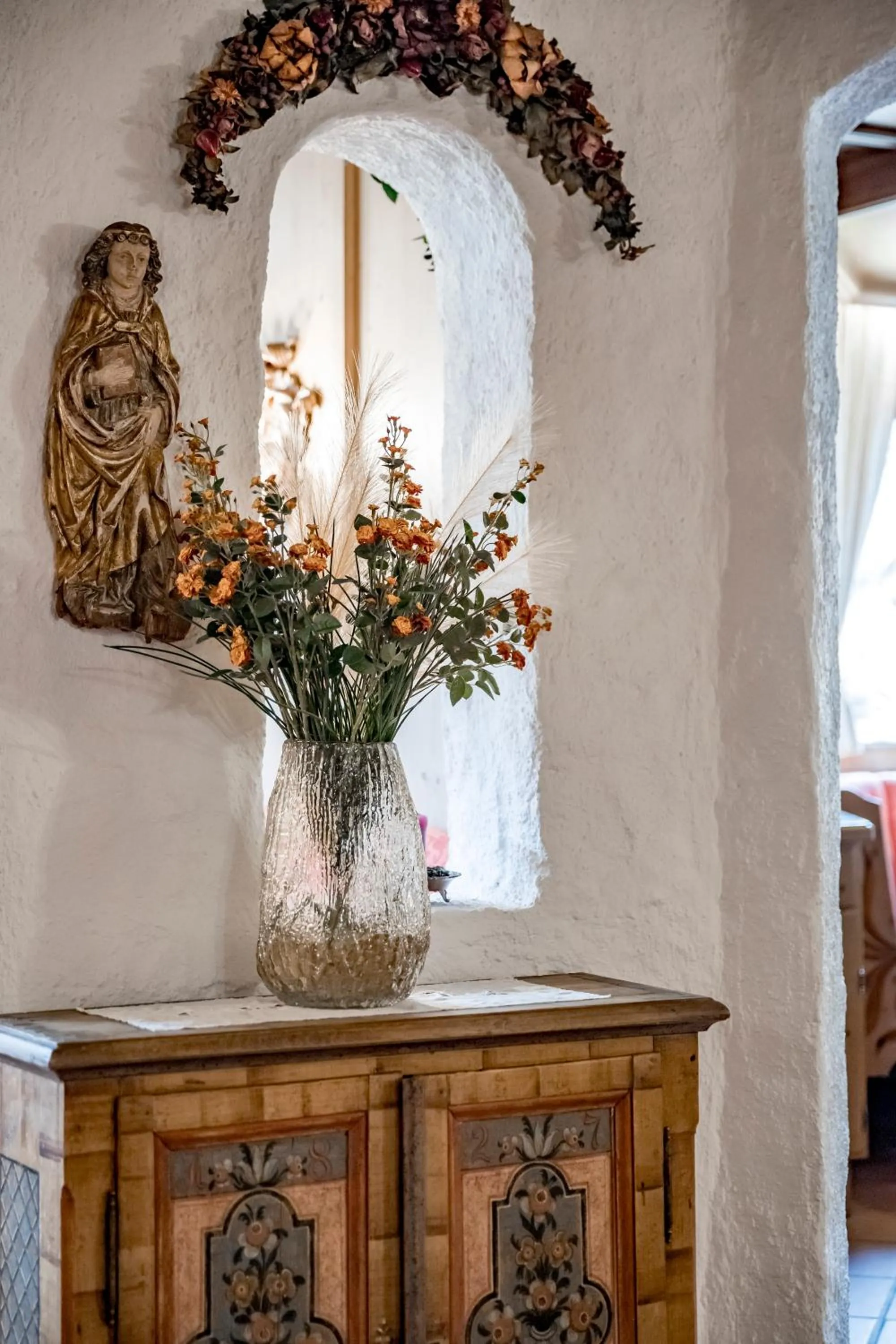 Communal lounge/ TV room in Hotel Almhof