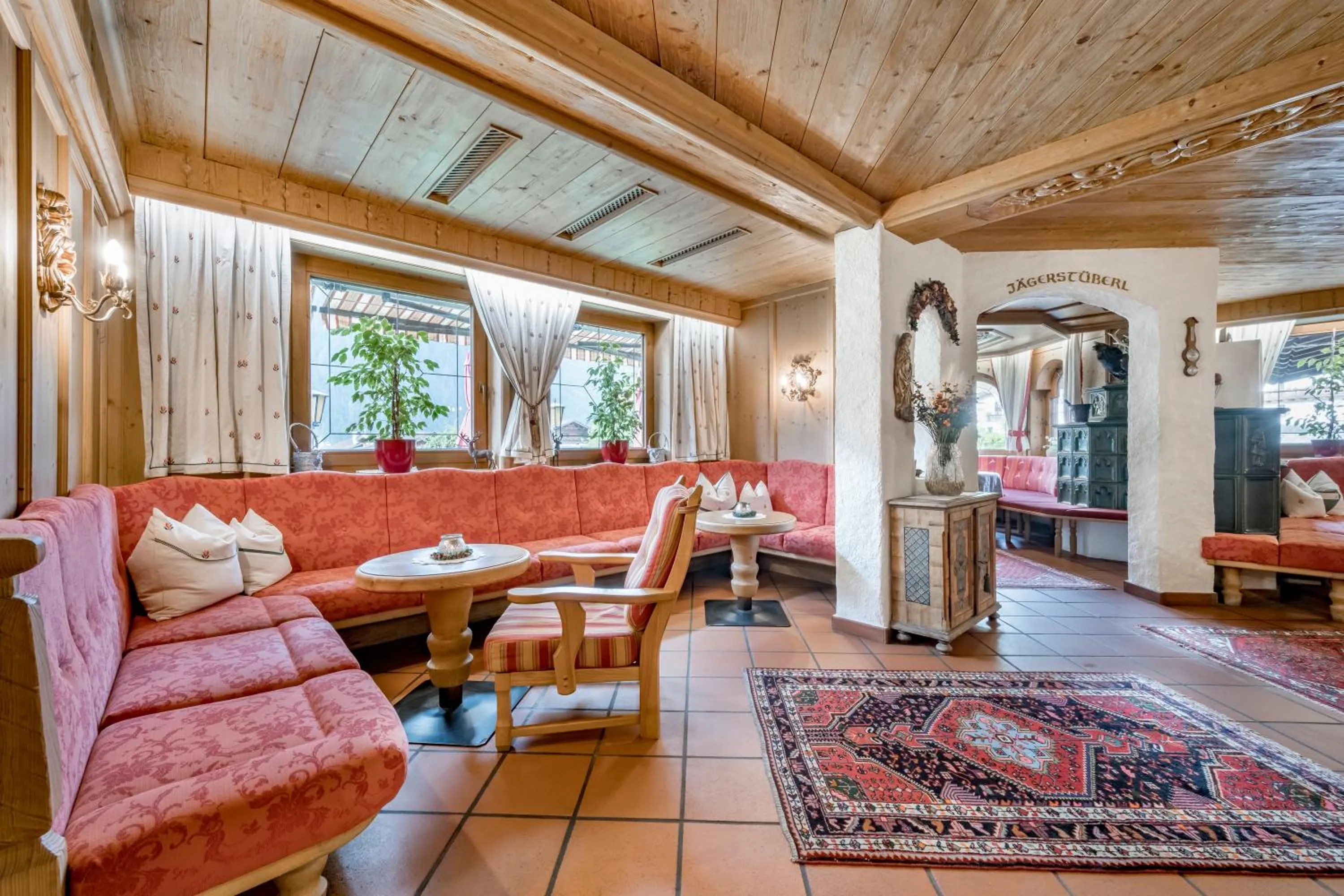 Restaurant/places to eat in Hotel Almhof