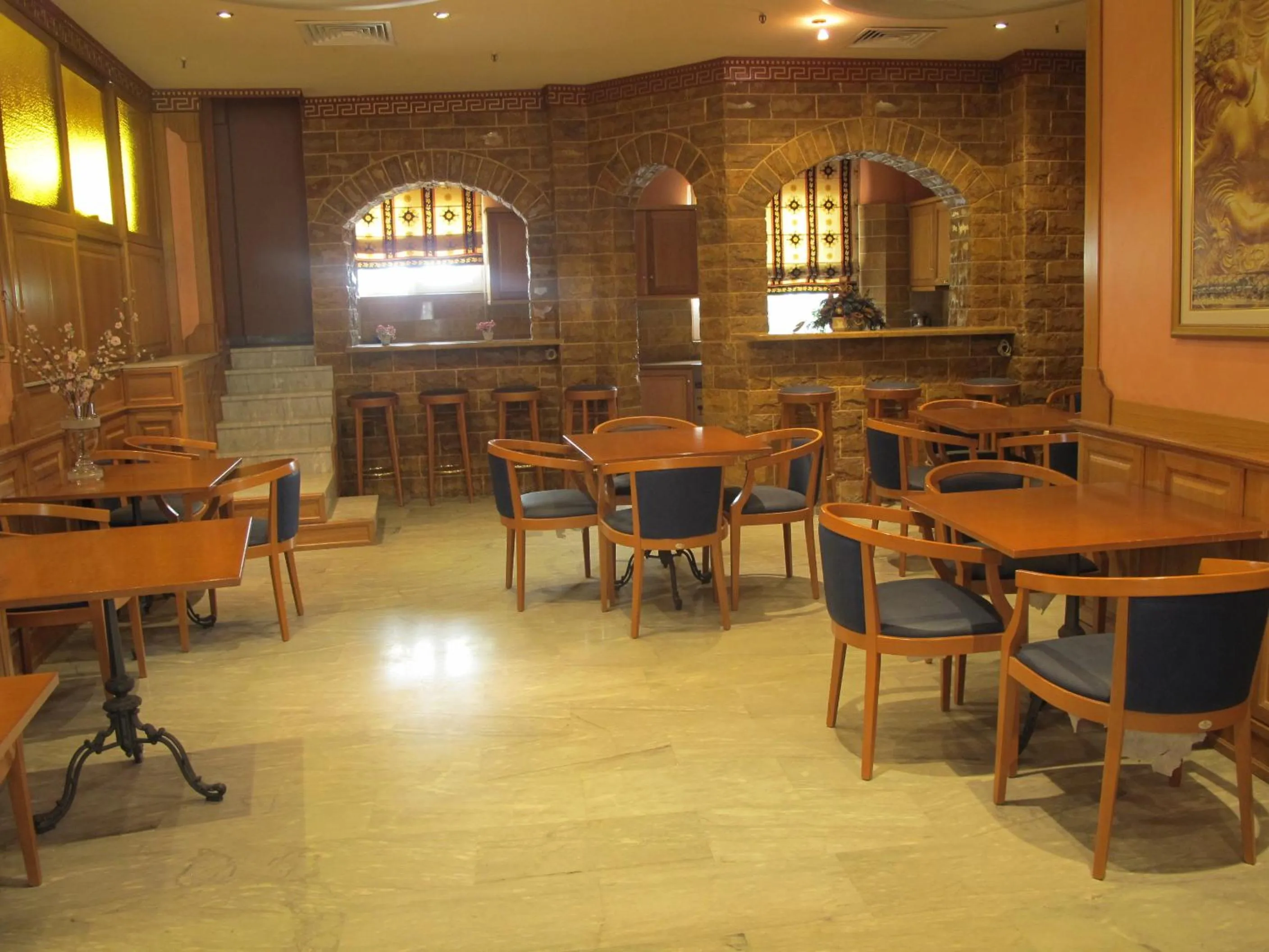 Restaurant/places to eat in Melissa II Hotel