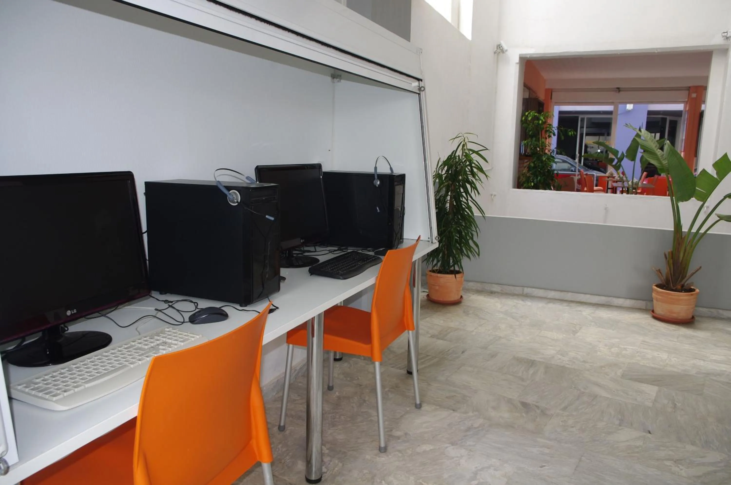 Business facilities in Klery Studios