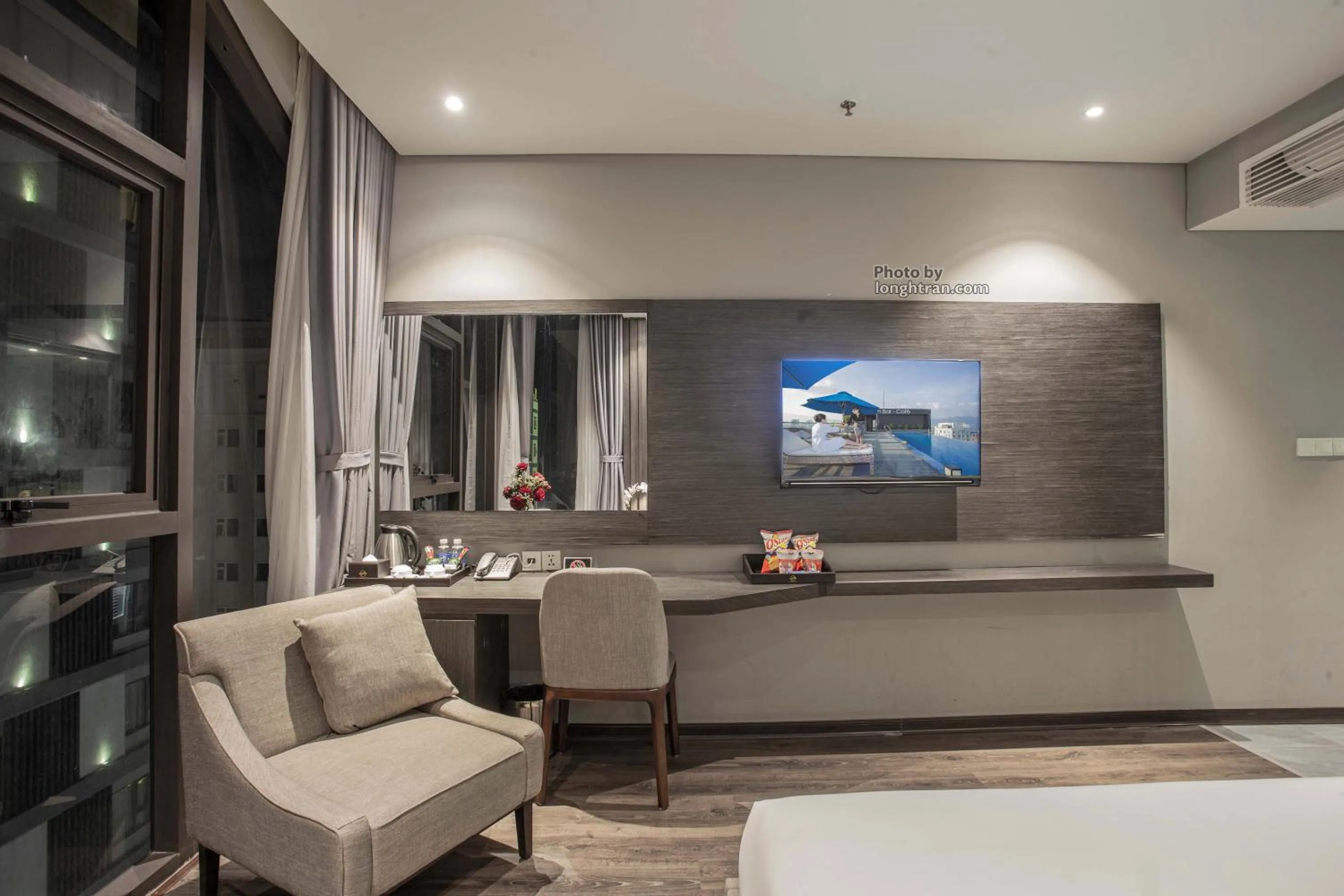 Property building, Bed in Grand Ocean Luxury Boutique - Infinity Rooftop Pool