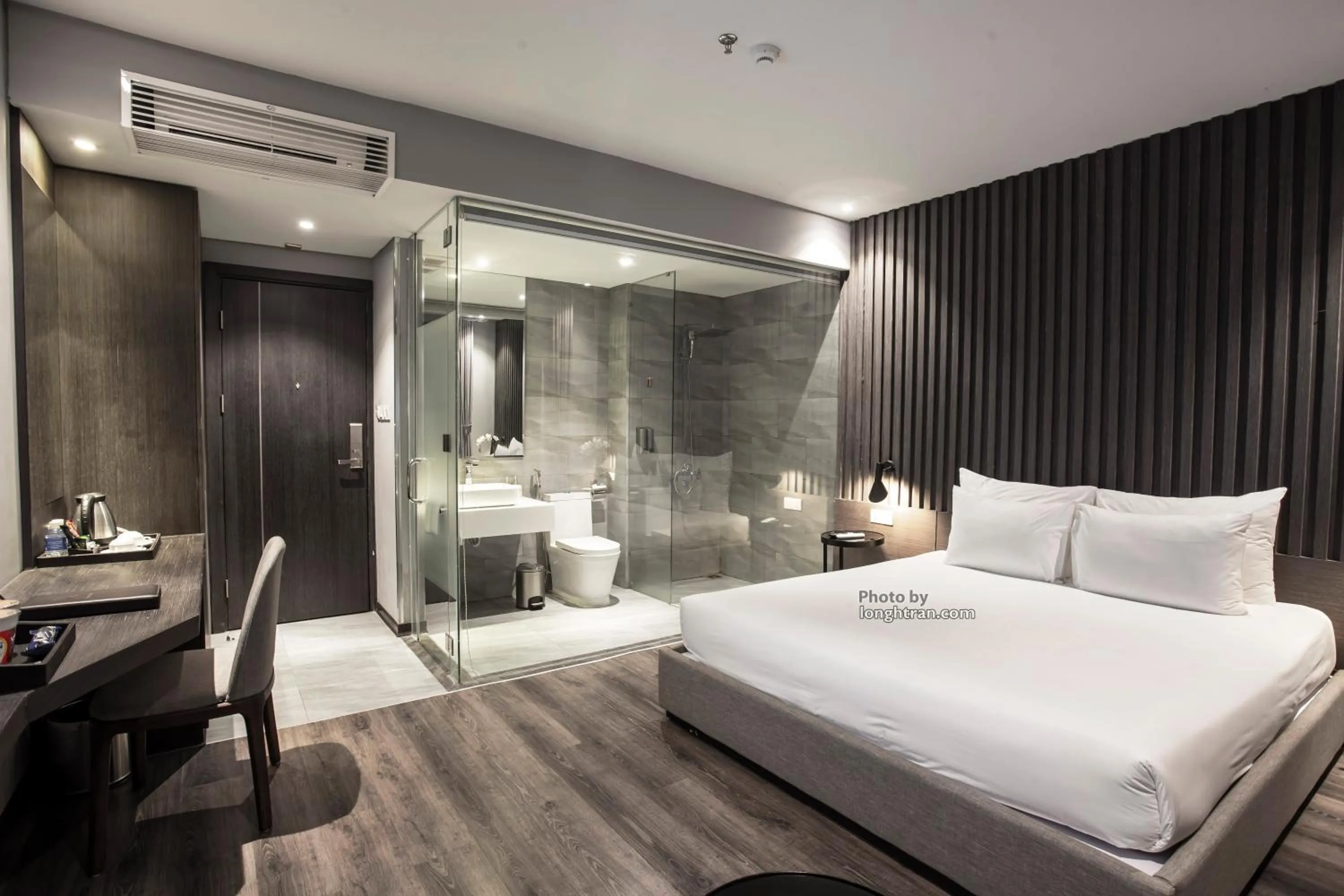 Shower, Bed in Grand Ocean Luxury Boutique - Infinity Rooftop Pool