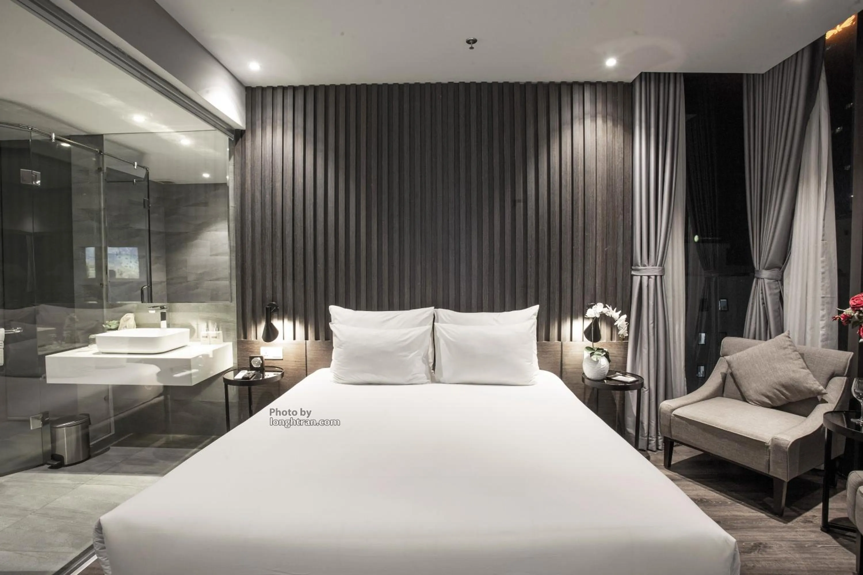 Property building, Bed in Grand Ocean Luxury Boutique - Infinity Rooftop Pool