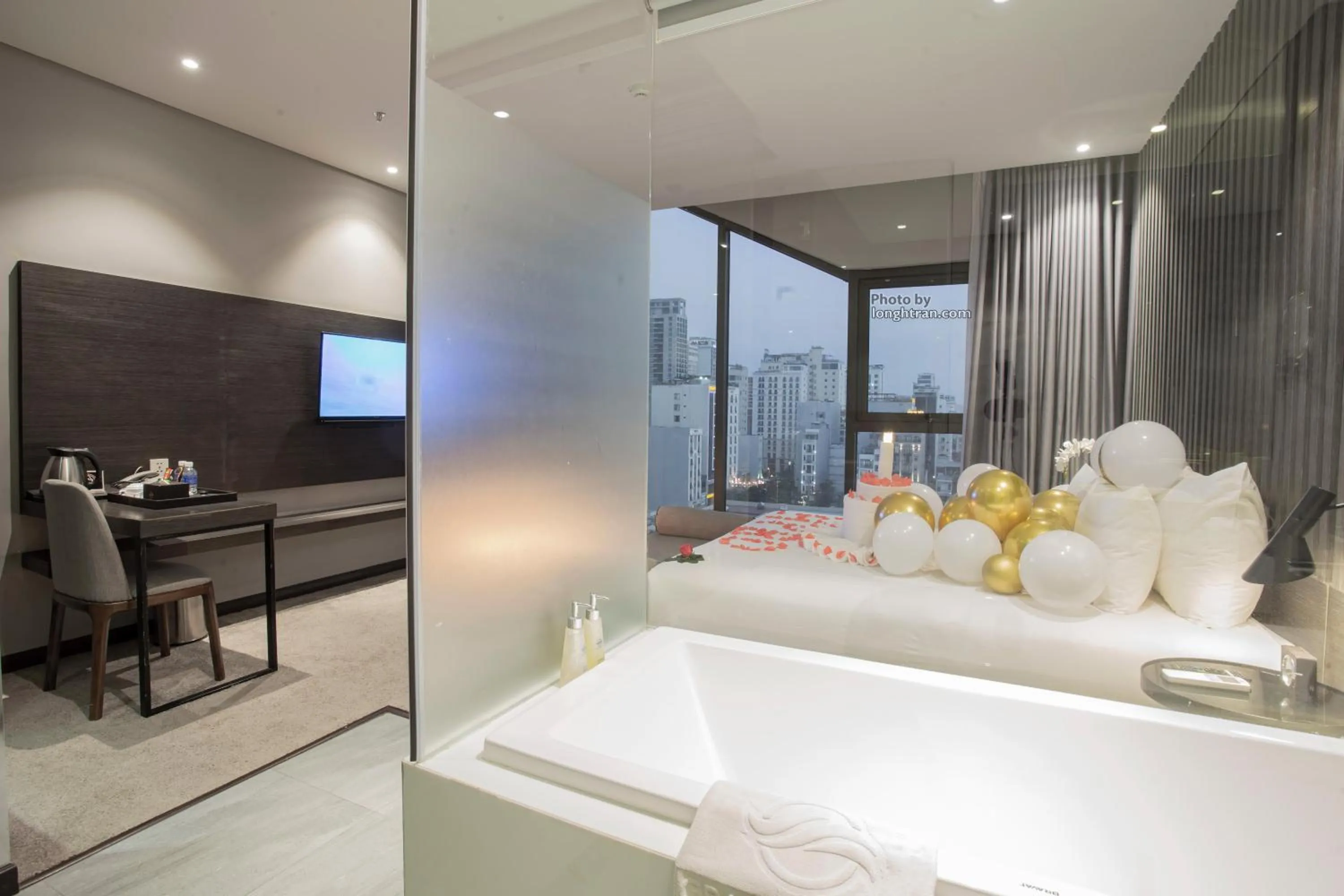 Property building, Bed in Grand Ocean Luxury Boutique - Infinity Rooftop Pool