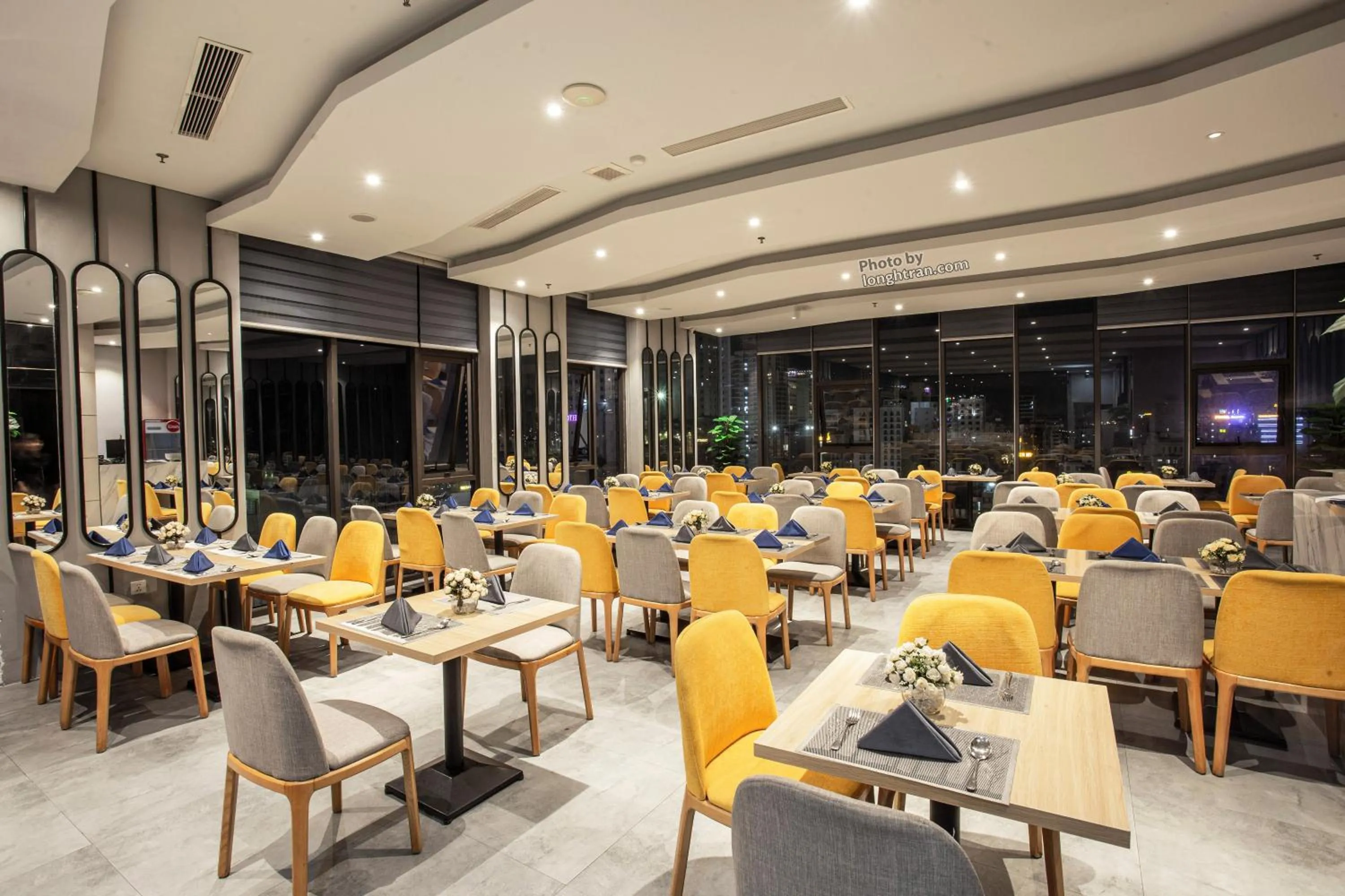 Restaurant/places to eat in Grand Ocean Luxury Boutique - Infinity Rooftop Pool