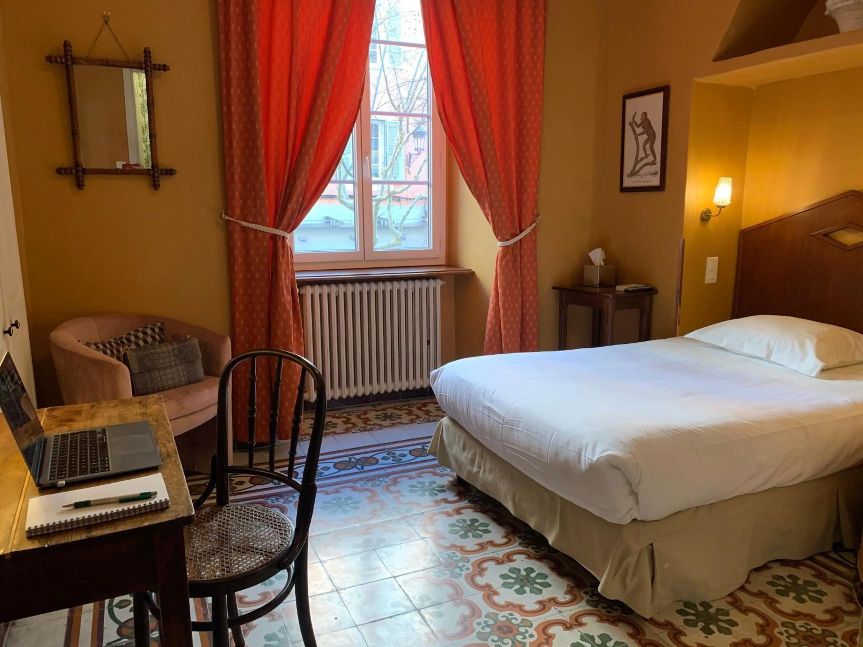 Bedroom, Bed in Hotel Central Bastia