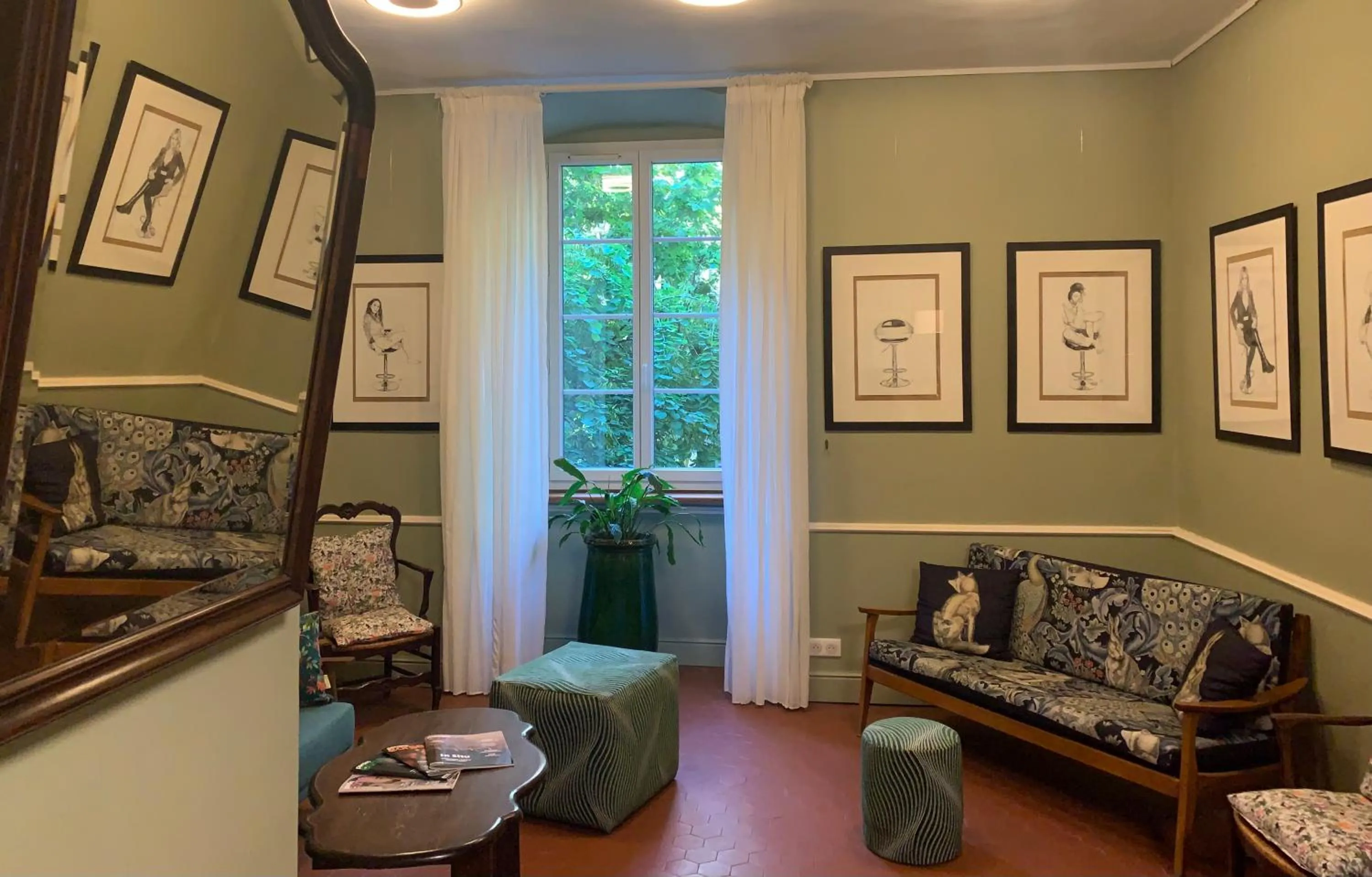 Living room in Hotel Central Bastia