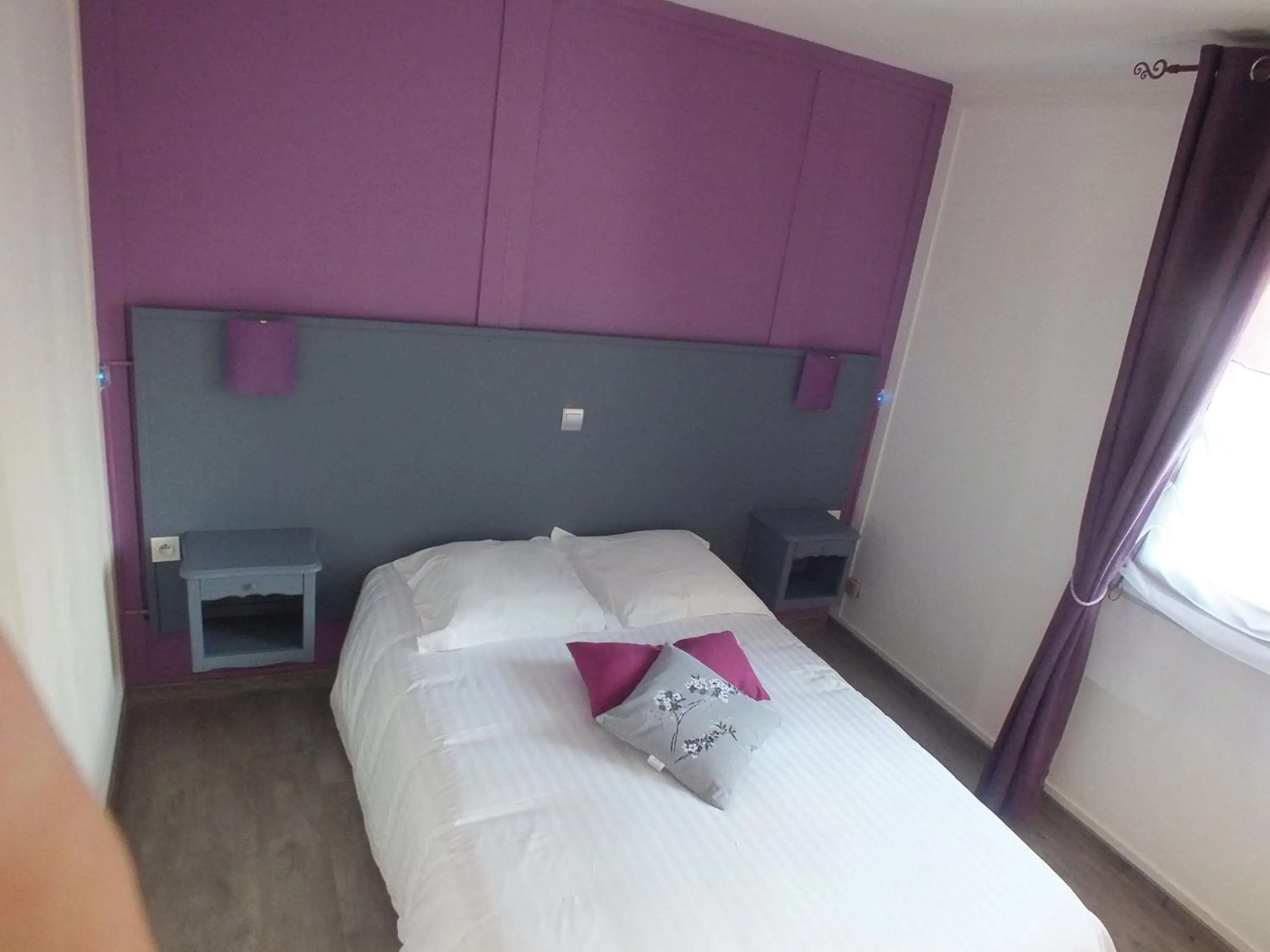 Bedroom, Bed in Hotel Restaurant Le Manguier