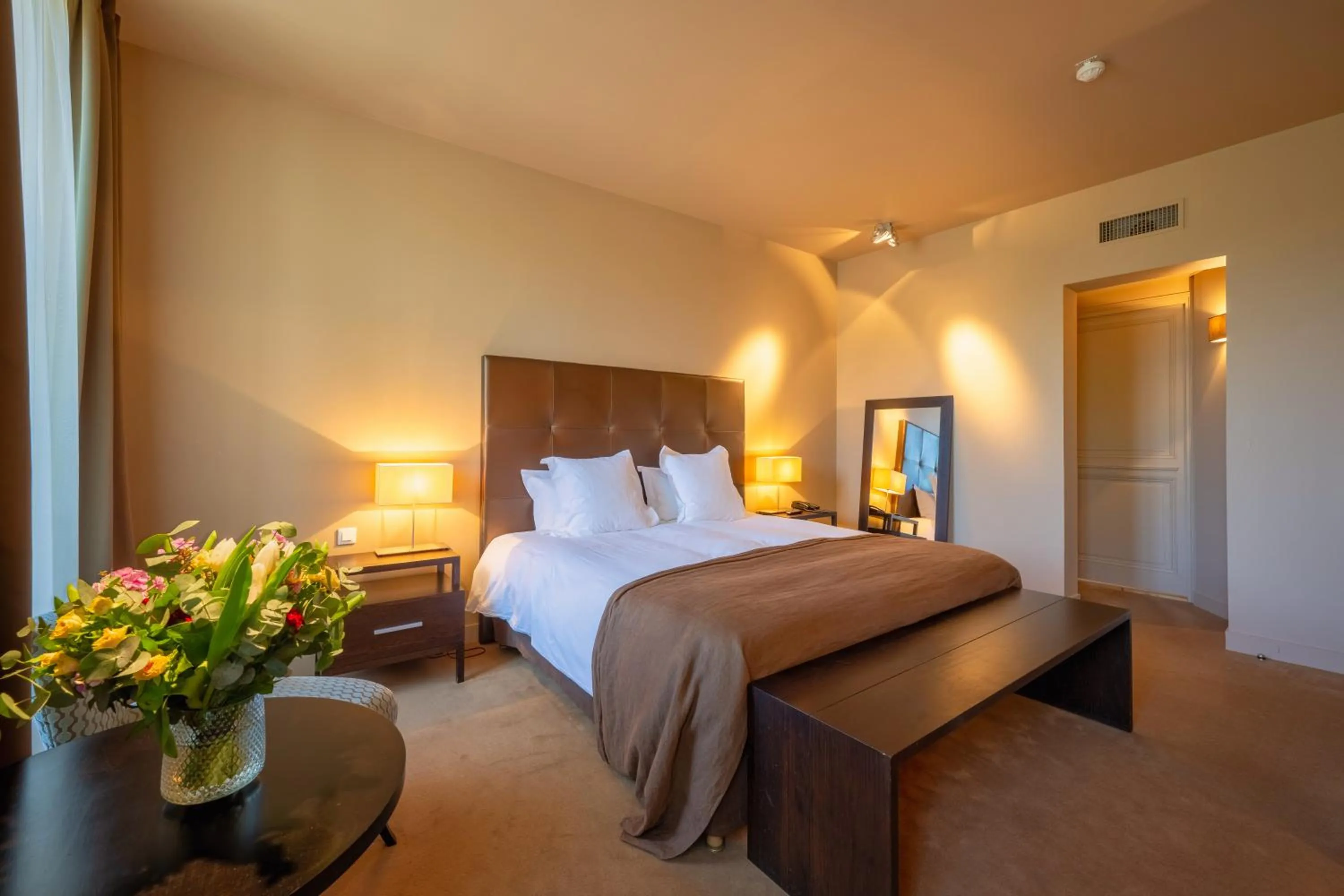 Bedroom, Bed in Hotel Ligaro - Jarnac