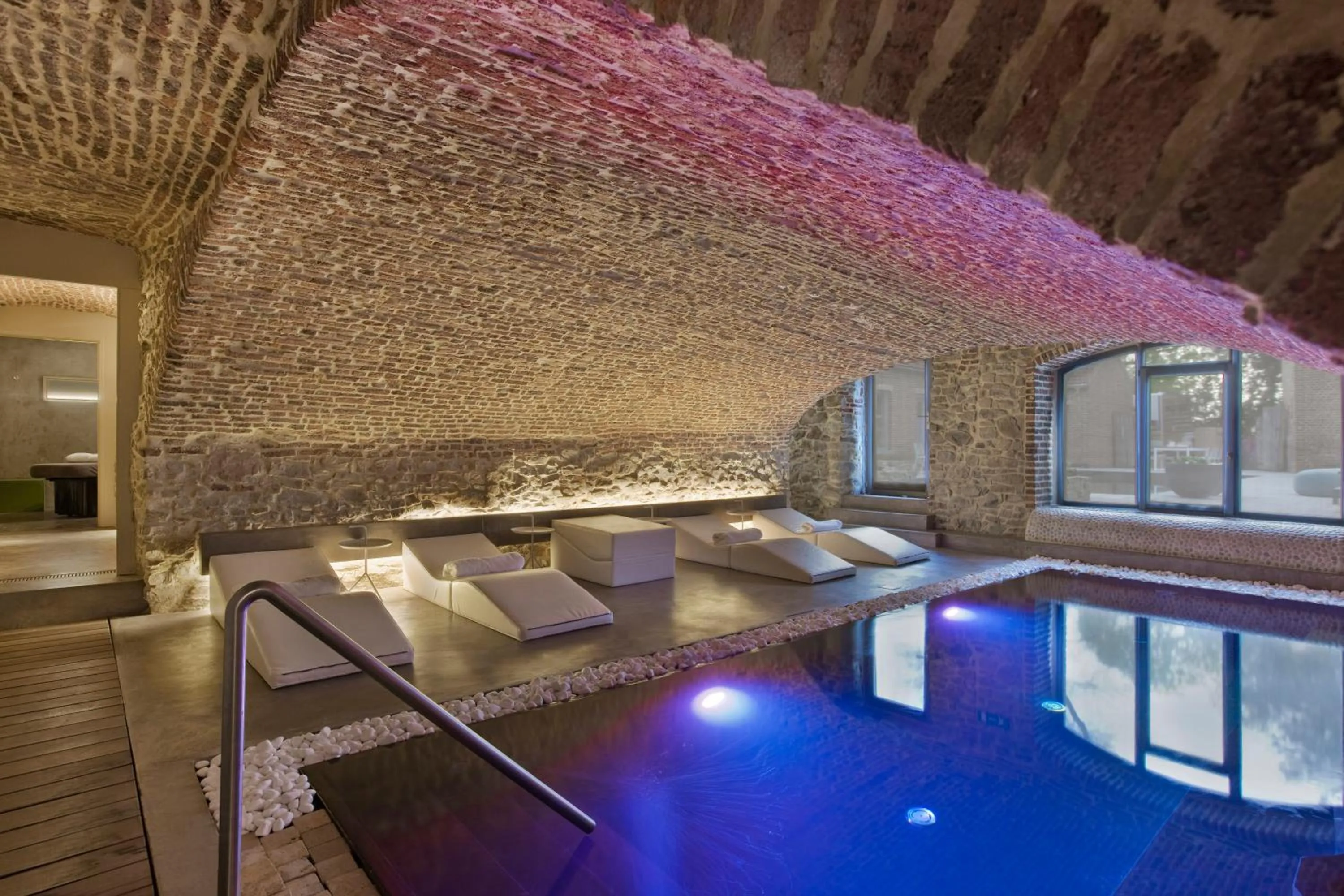 Swimming pool in Ne5t Hotel & Spa