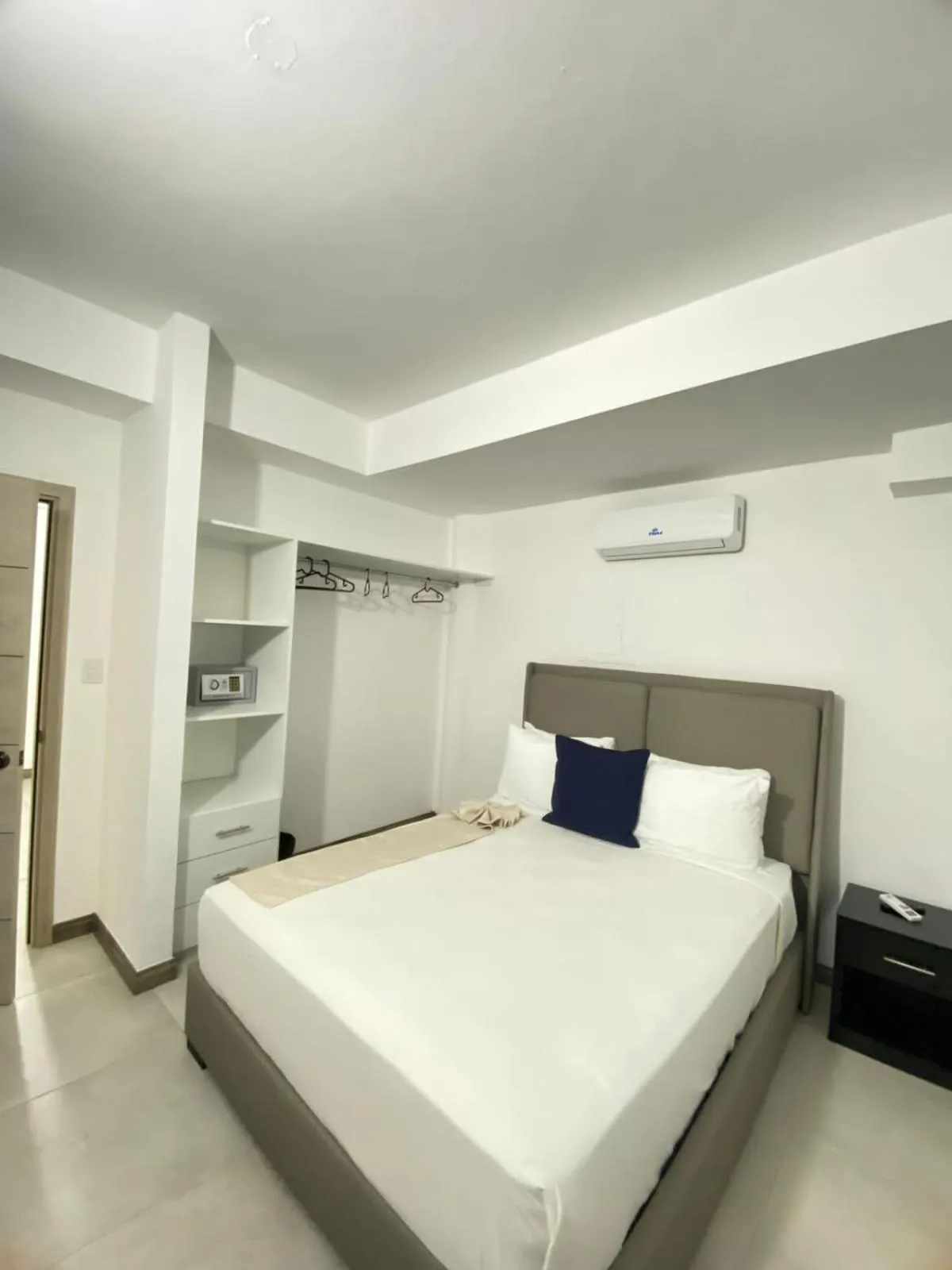 Bedroom, Bed in Hotel Checkin El Cortecito Beach