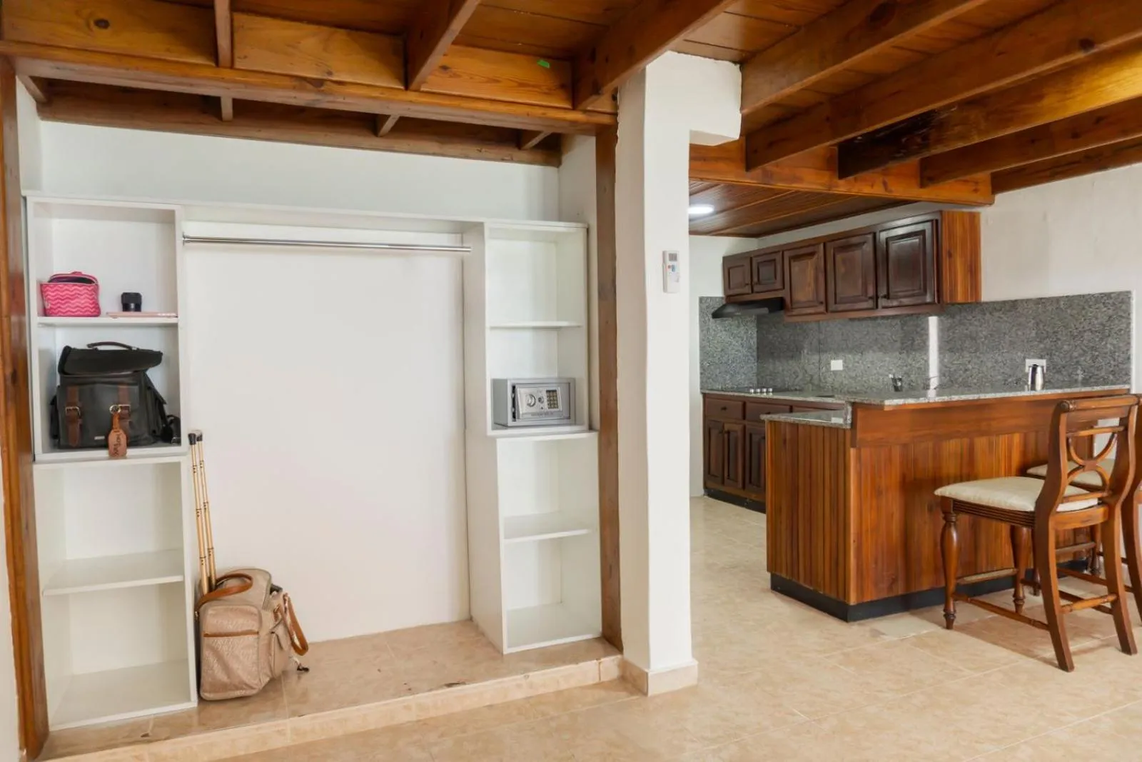 Kitchen or kitchenette in Hotel Checkin El Cortecito Beach