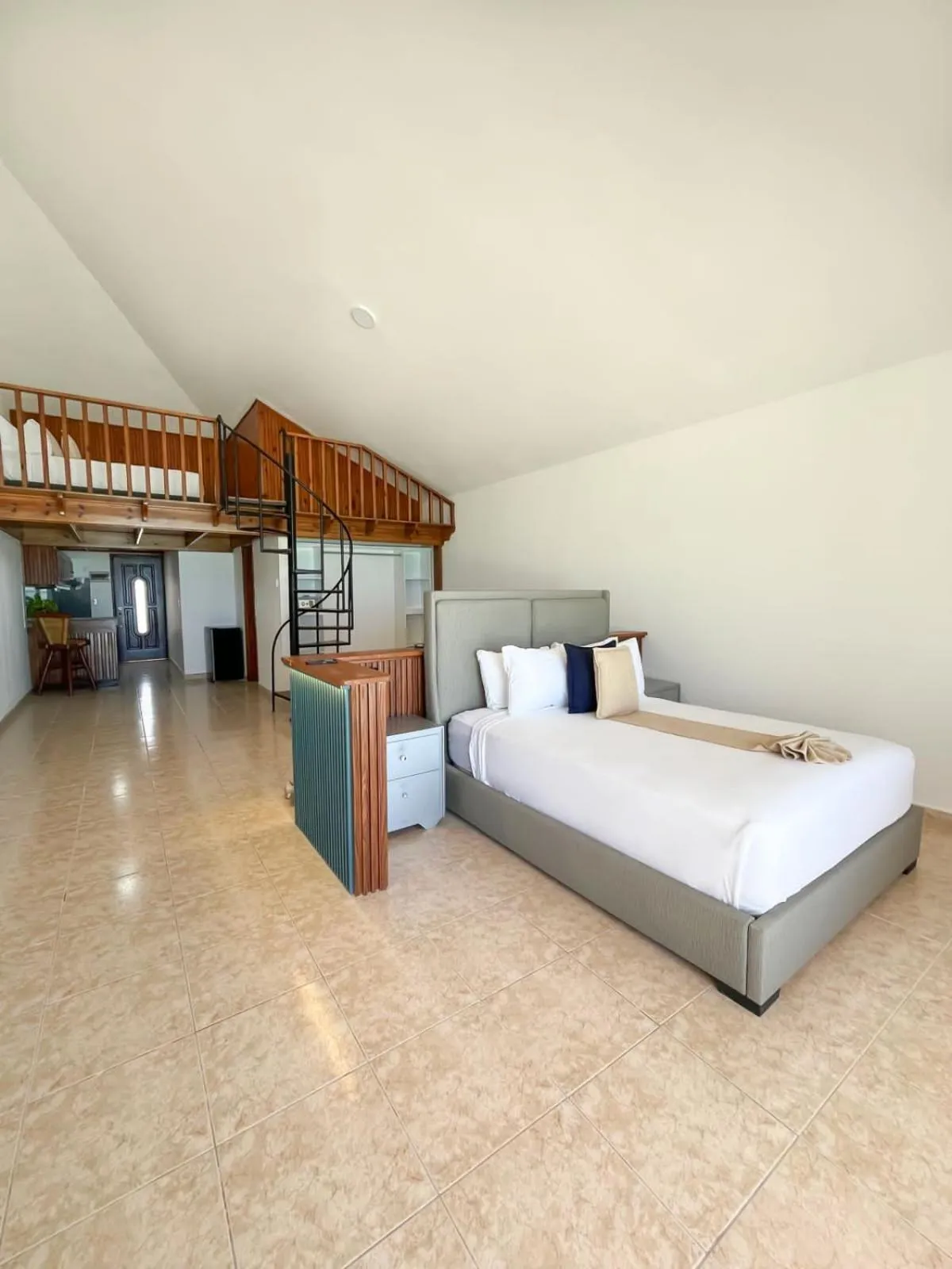 Photo of the whole room, Bed in Hotel Checkin El Cortecito Beach