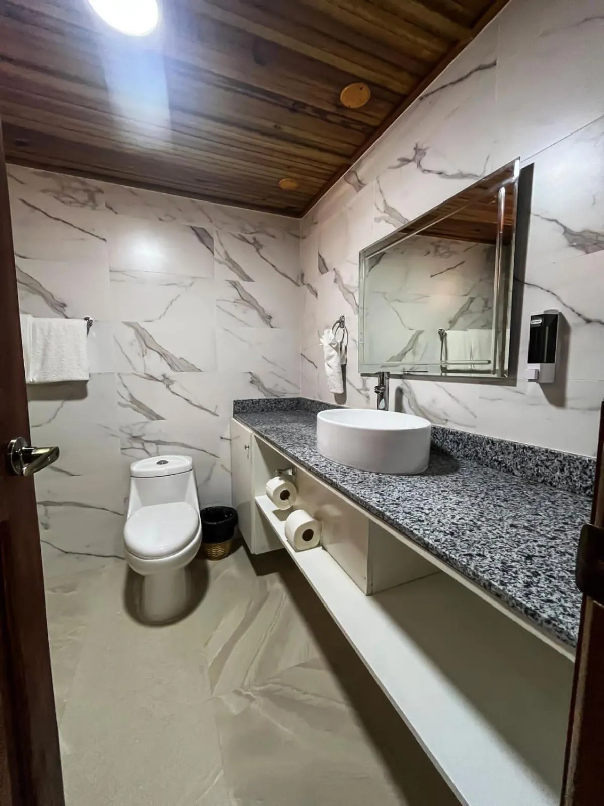 Bathroom in Hotel Checkin El Cortecito Beach