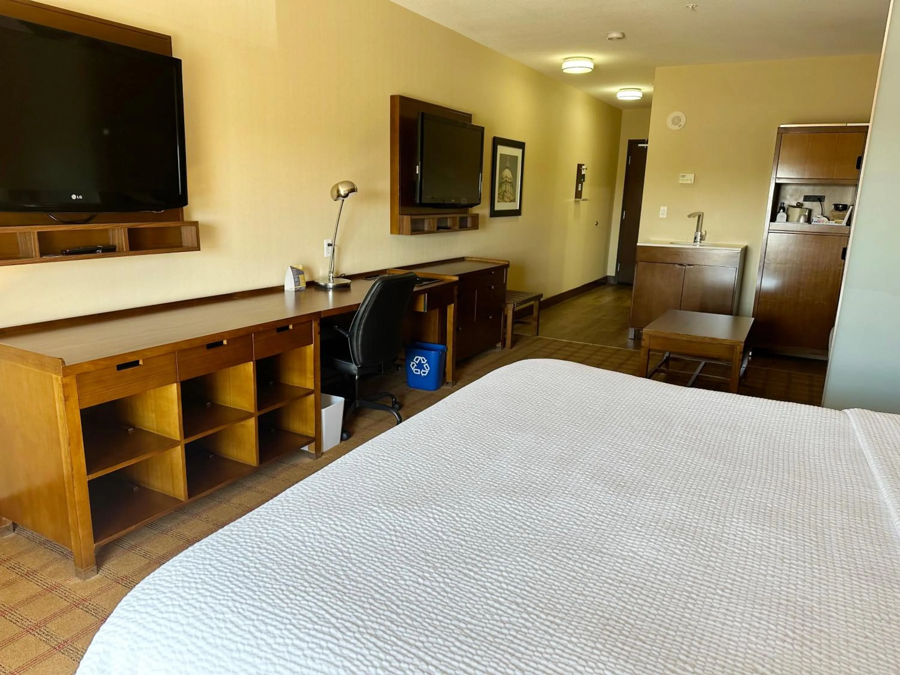 Bed in Four Points by Sheraton Edmonton Gateway