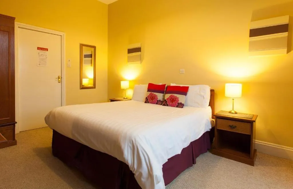 Bed in The Walnut Tree Inn