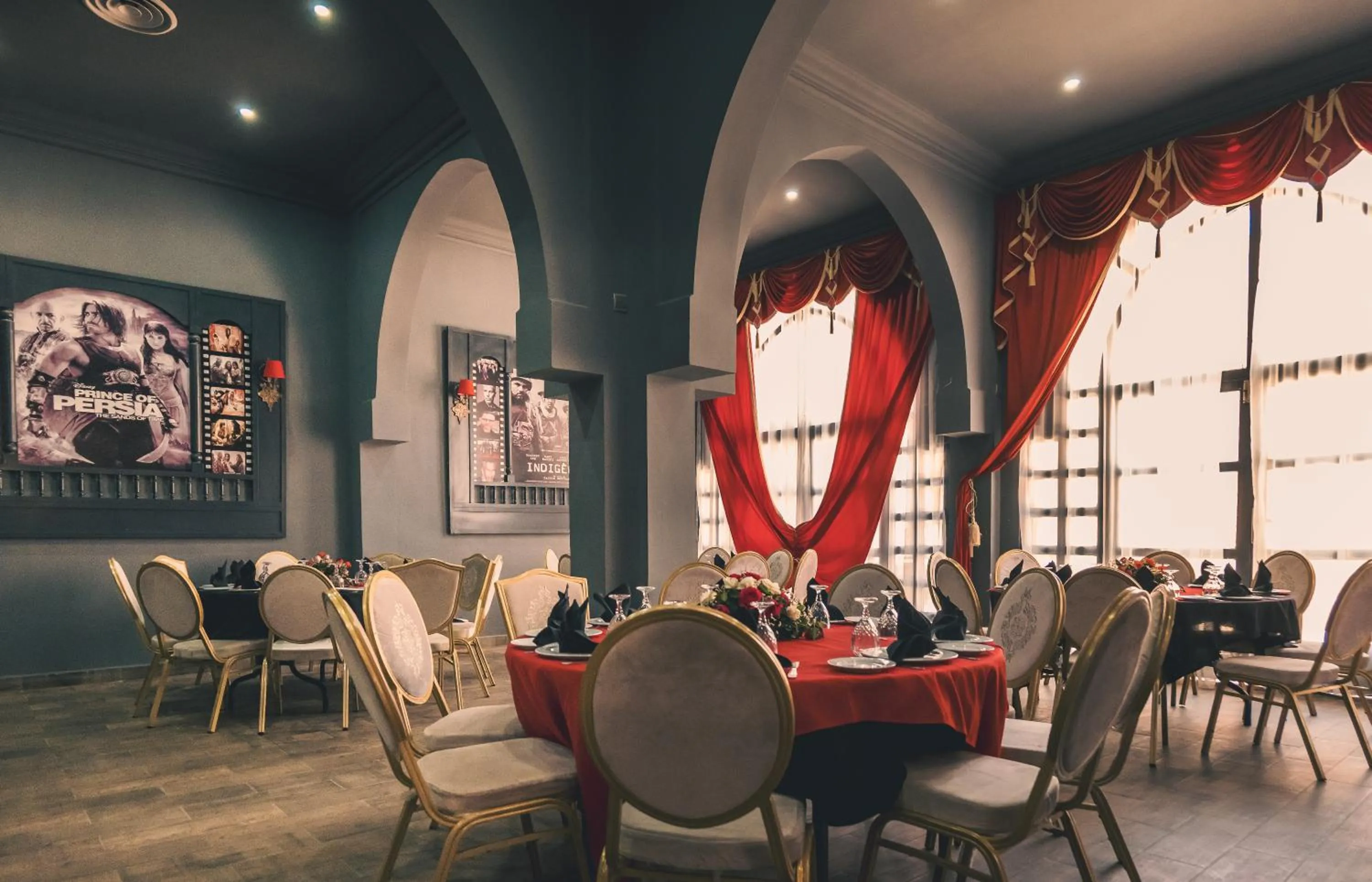 Restaurant/places to eat in RS Hotel Karam Palace