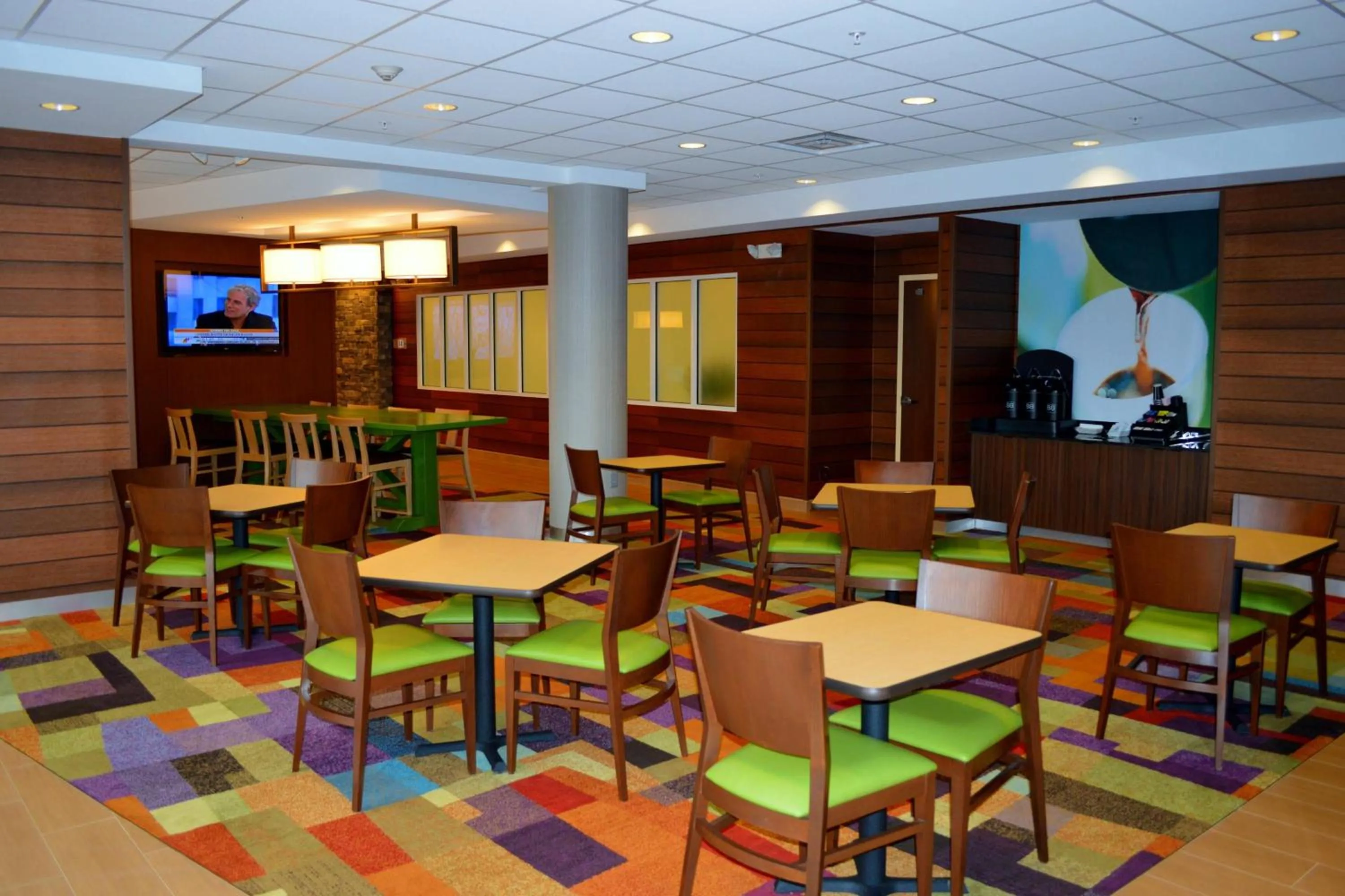 Breakfast in Fairfield Inn & Suites by Marriott Stafford Quantico