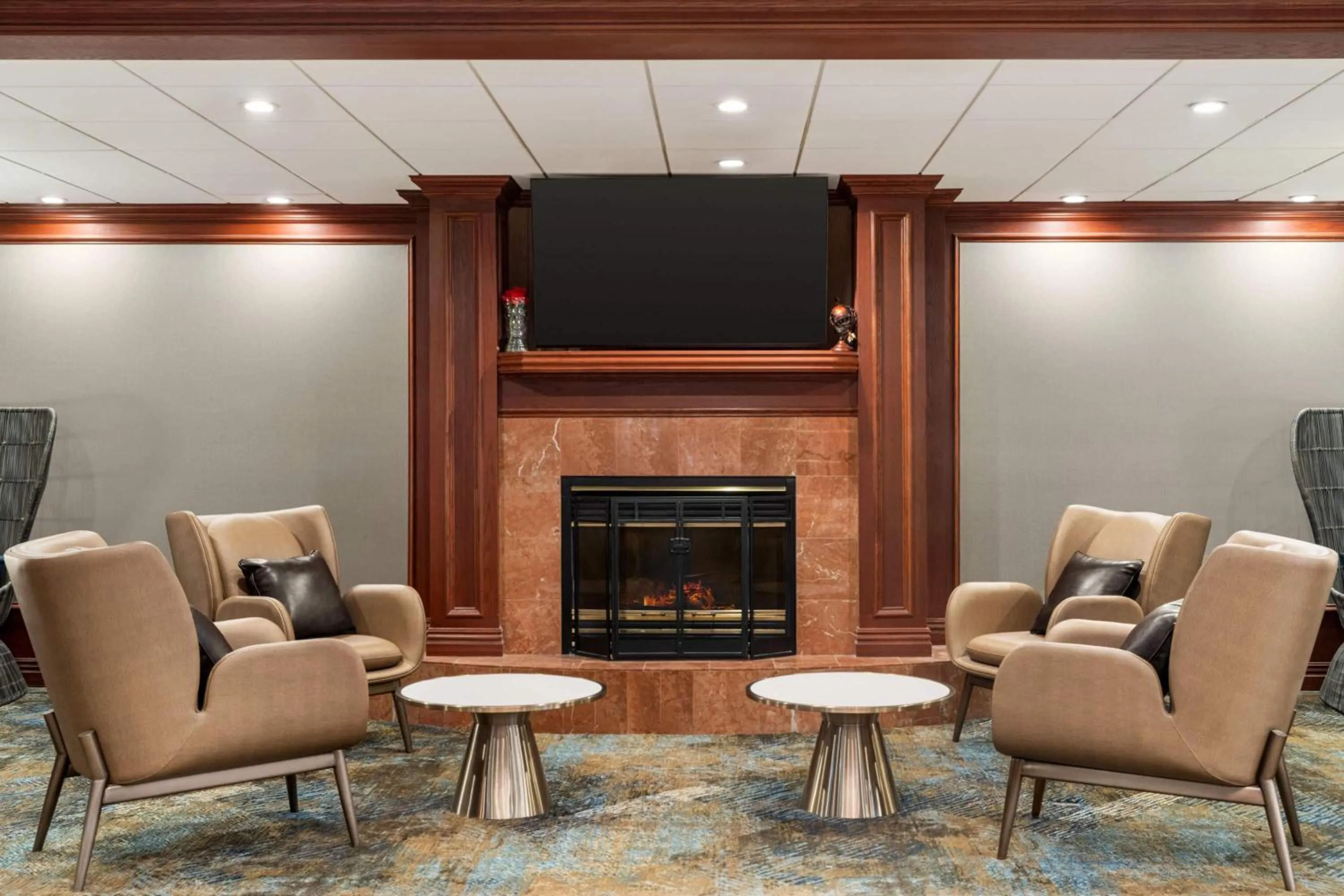 Lobby or reception in La Quinta by Wyndham Madison American Center