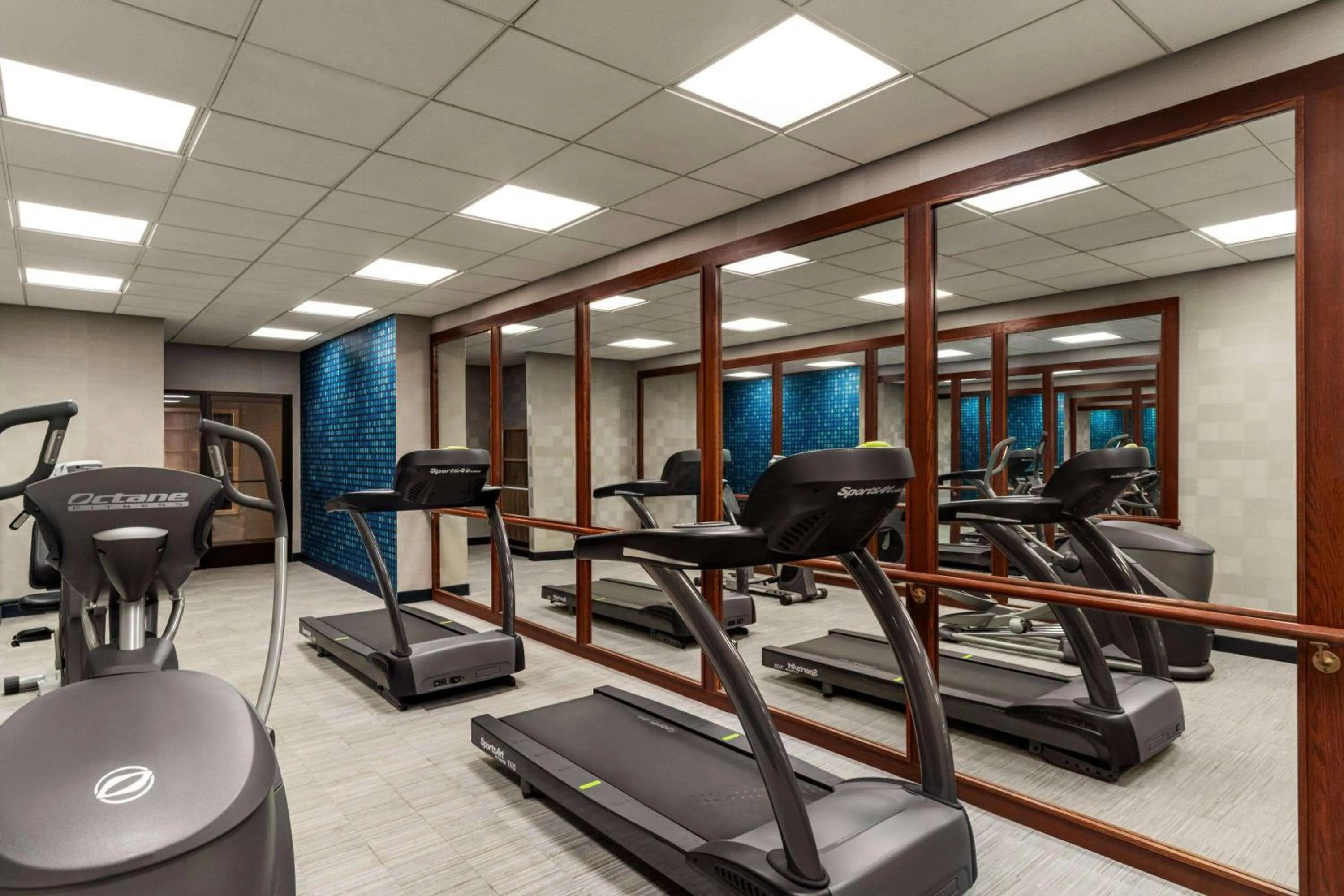 Fitness centre/facilities in La Quinta by Wyndham Madison American Center