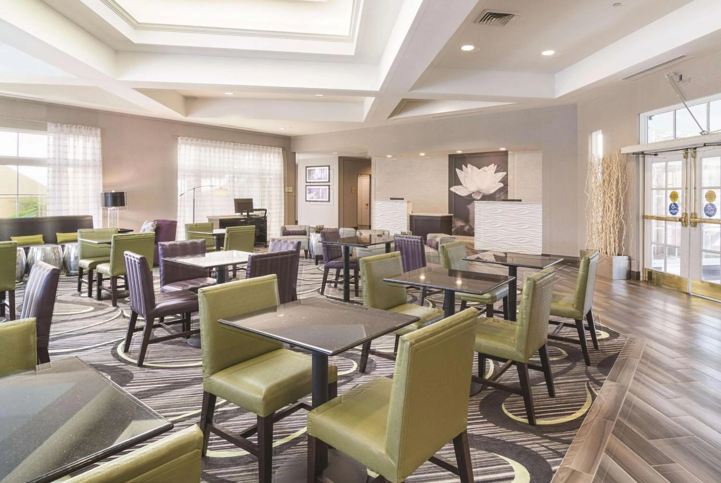 Restaurant/places to eat in La Quinta by Wyndham Phoenix Mesa West