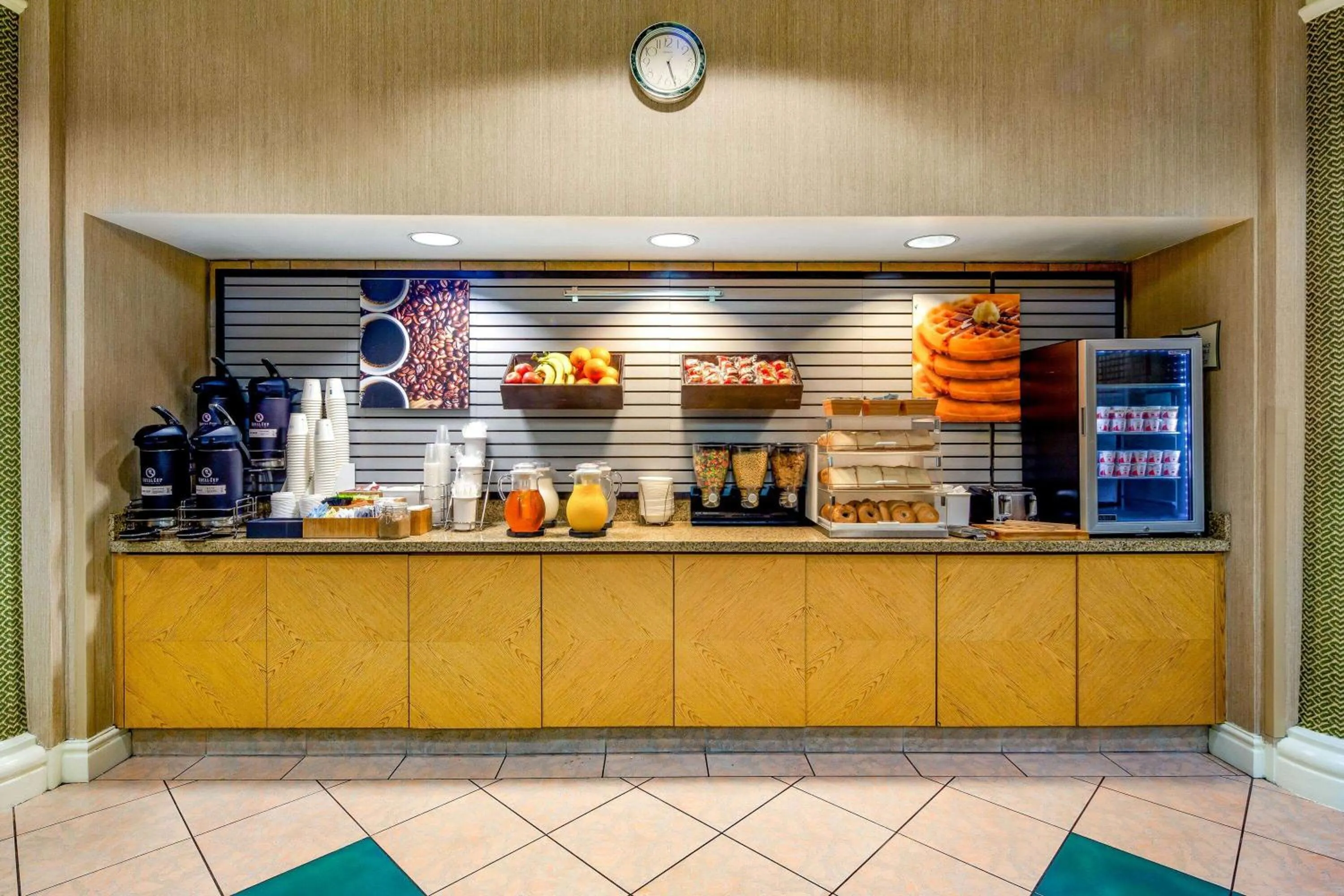 Breakfast in La Quinta by Wyndham Fremont / Silicon Valley