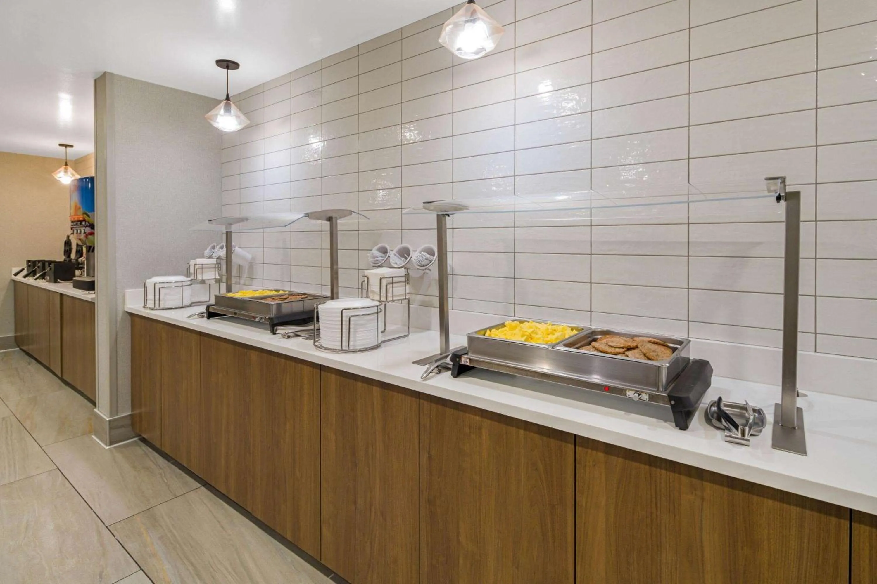 Restaurant/places to eat in La Quinta by Wyndham Orange County Airport