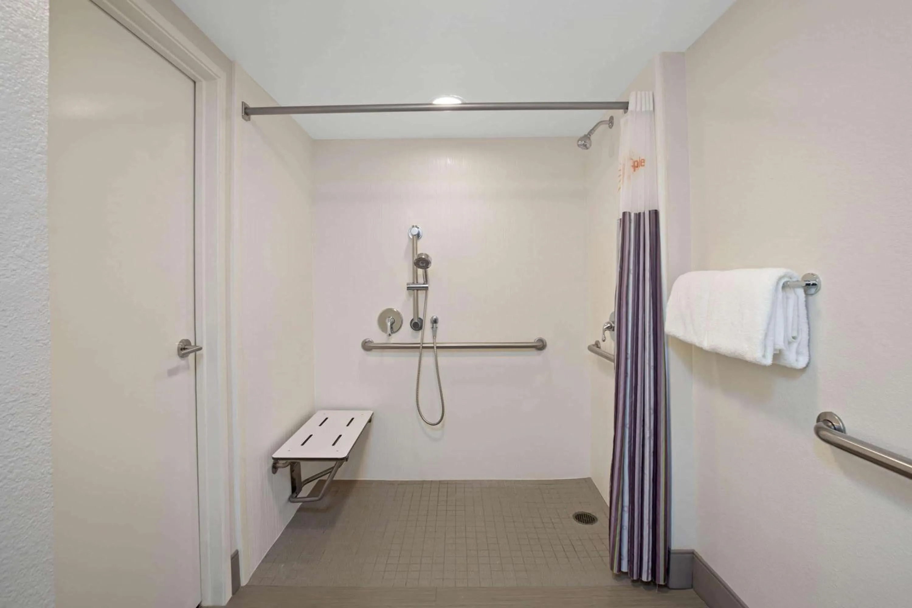 Shower in La Quinta by Wyndham Rancho Cordova Sacramento