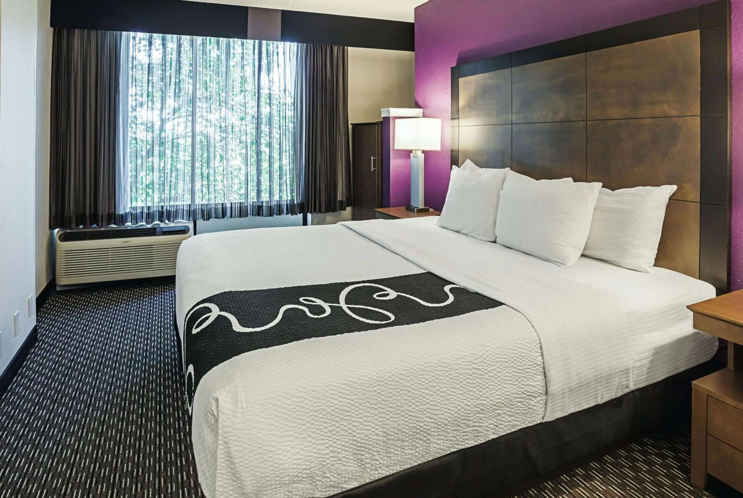 Photo of the whole room, Bed in La Quinta by Wyndham Rancho Cordova Sacramento