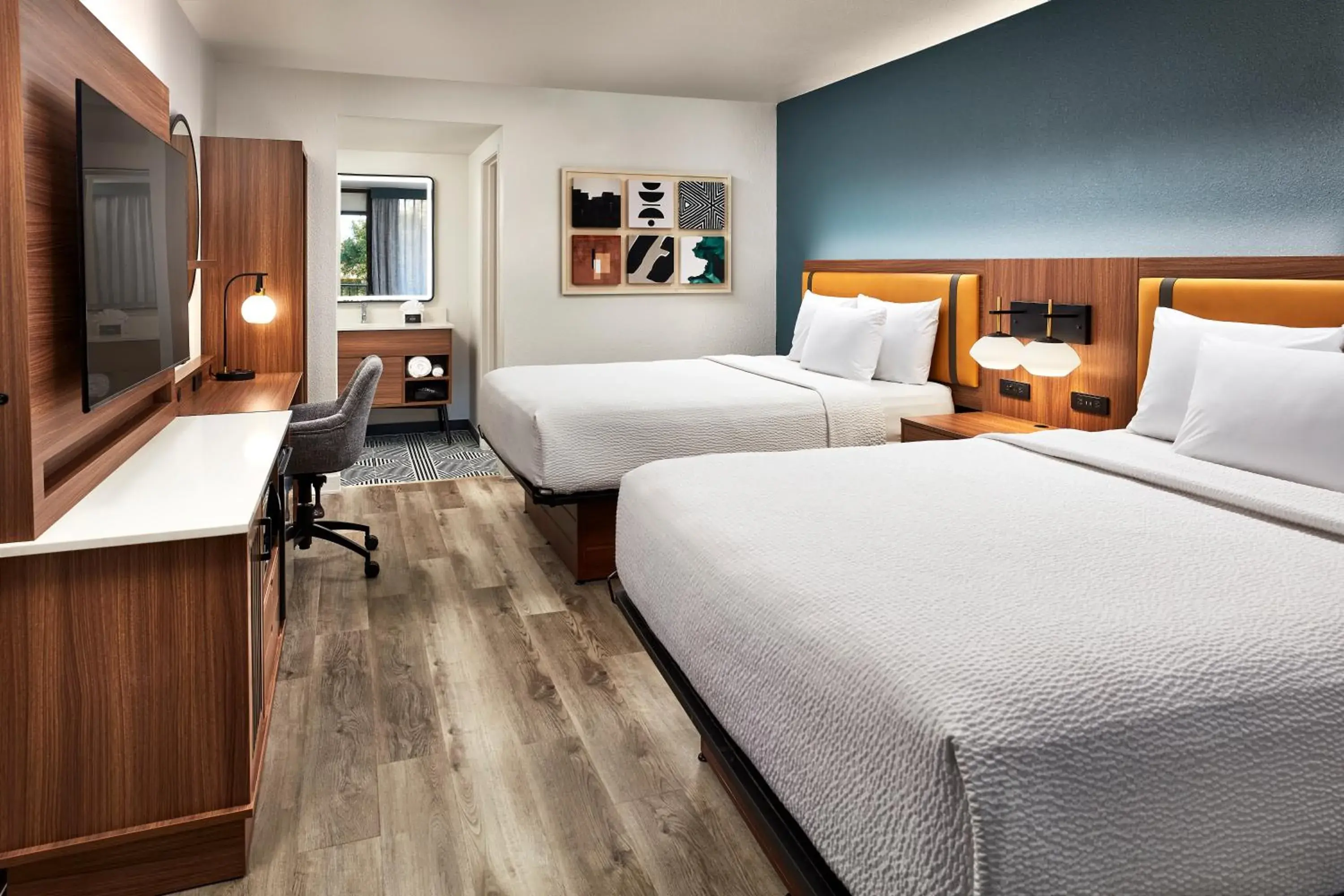 Queen Room with Two Queen Beds in La Quinta by Wyndham Thousand Oaks-Newbury Park Queen Room with Two Queen Beds in La Quinta by Wyndham Thousand Oaks-Newbury Park