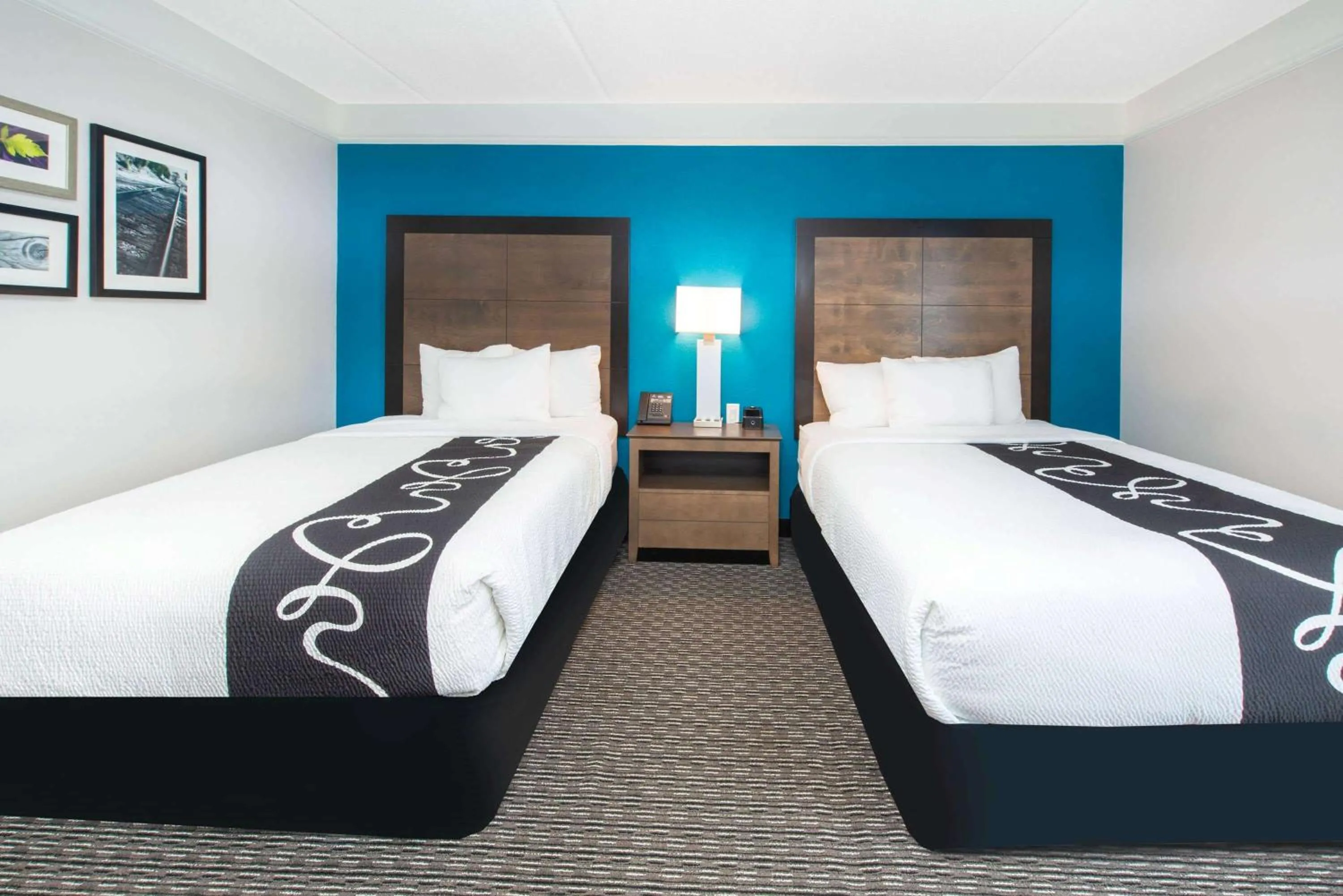 Photo of the whole room, Bed in La Quinta by Wyndham Tampa Brandon Regency Park