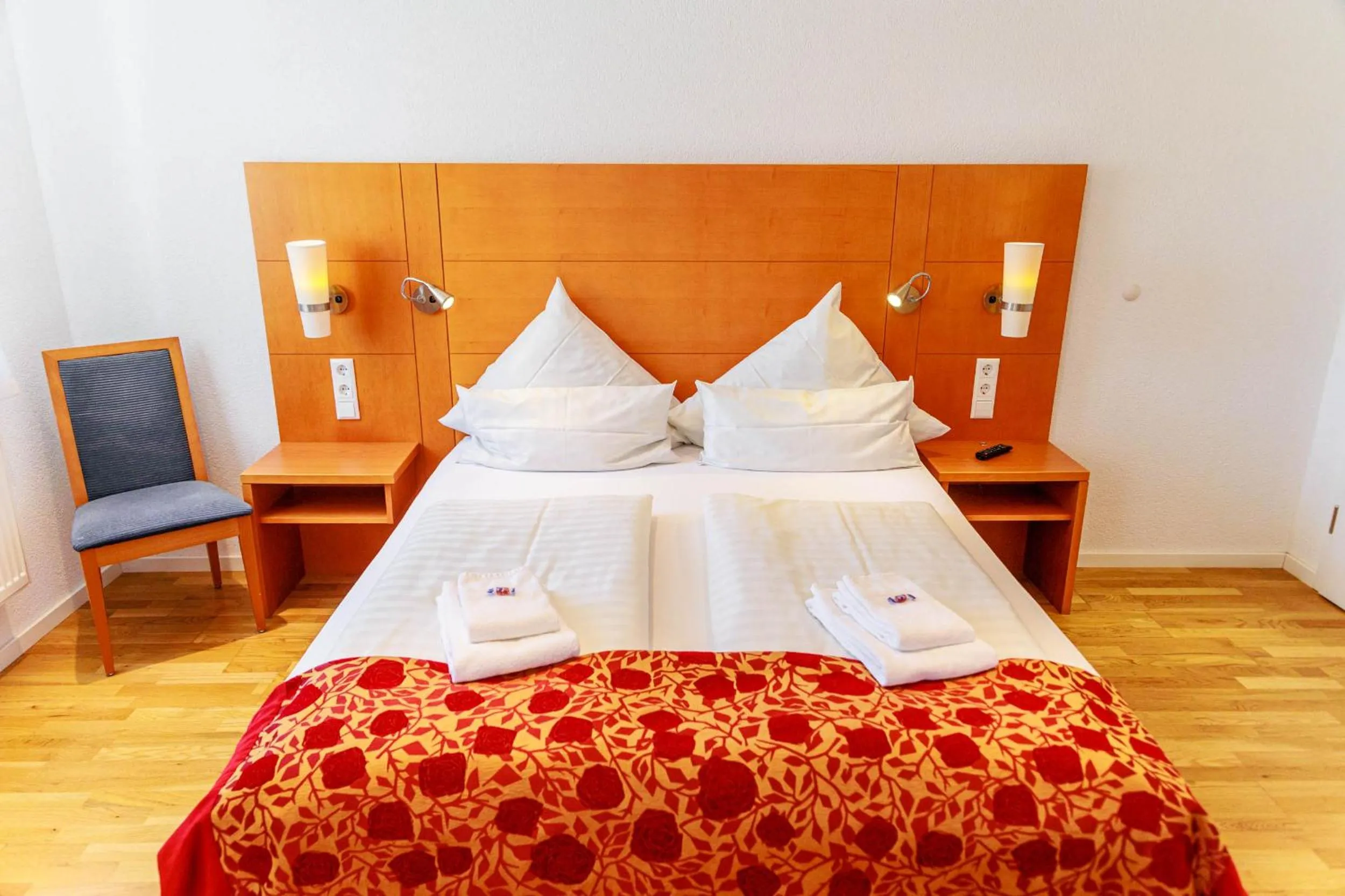 Photo of the whole room, Bed in Bodensee-Hotel Kreuz