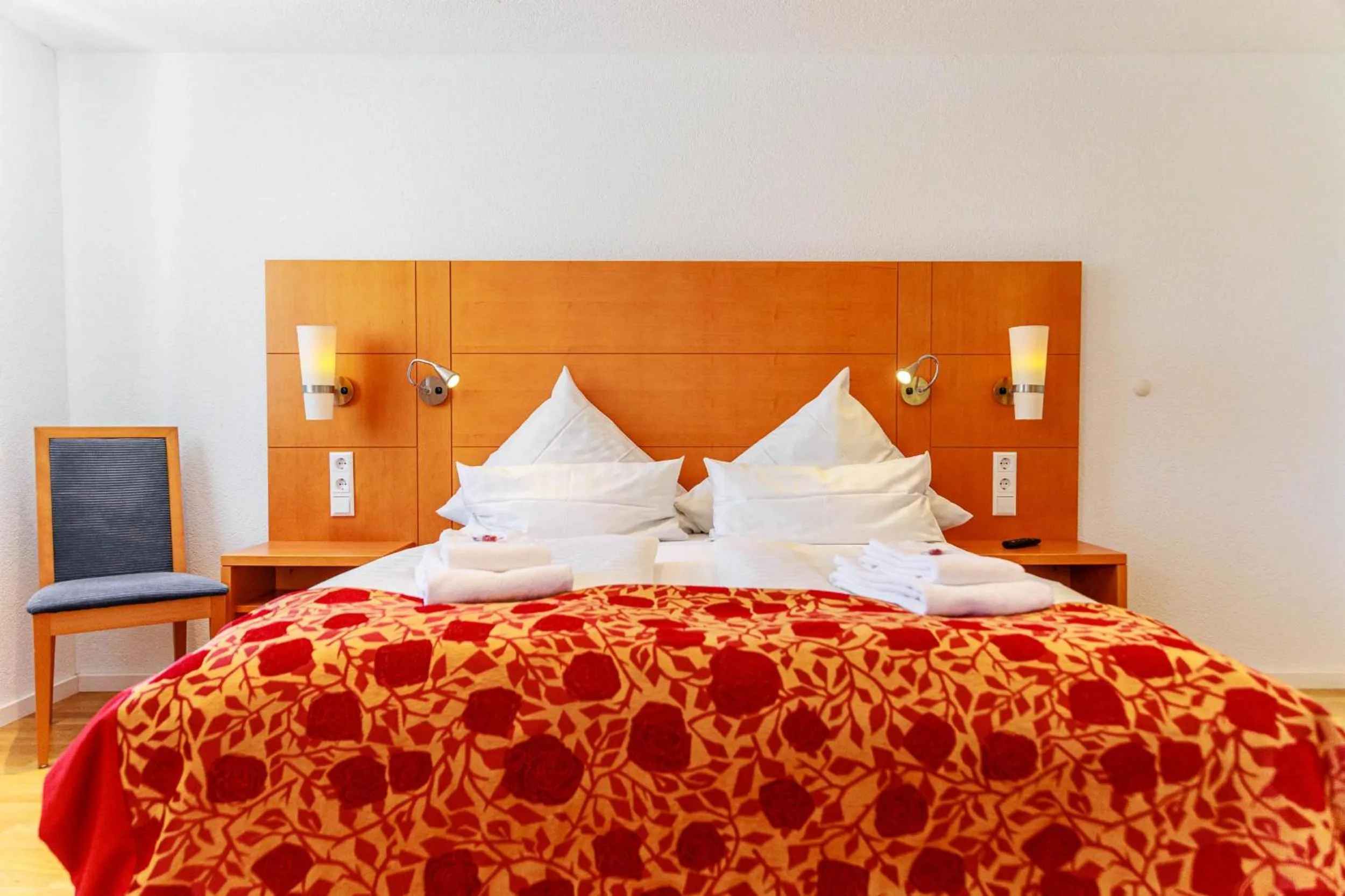 Photo of the whole room, Bed in Bodensee-Hotel Kreuz