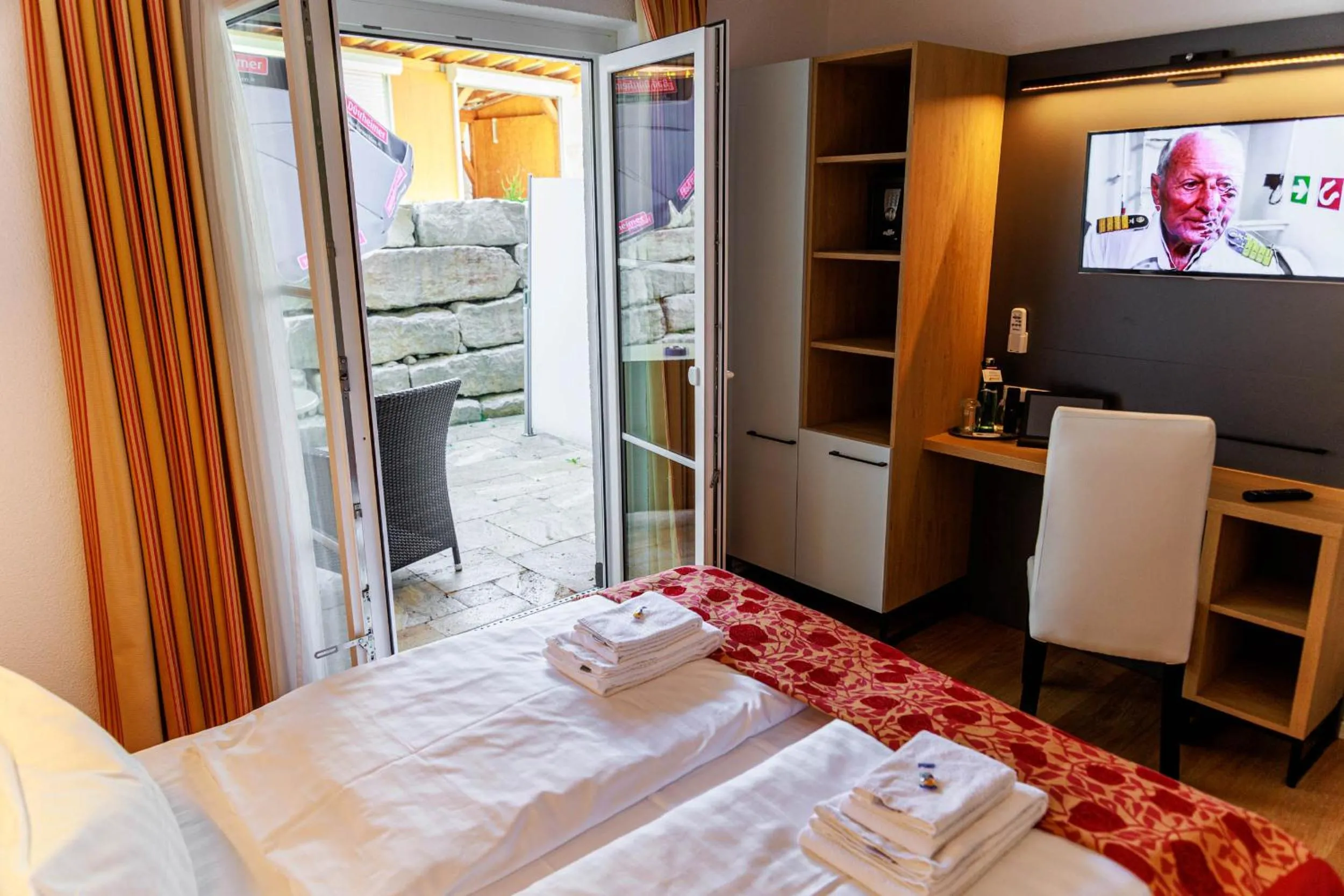 Photo of the whole room, Bed in Bodensee-Hotel Kreuz