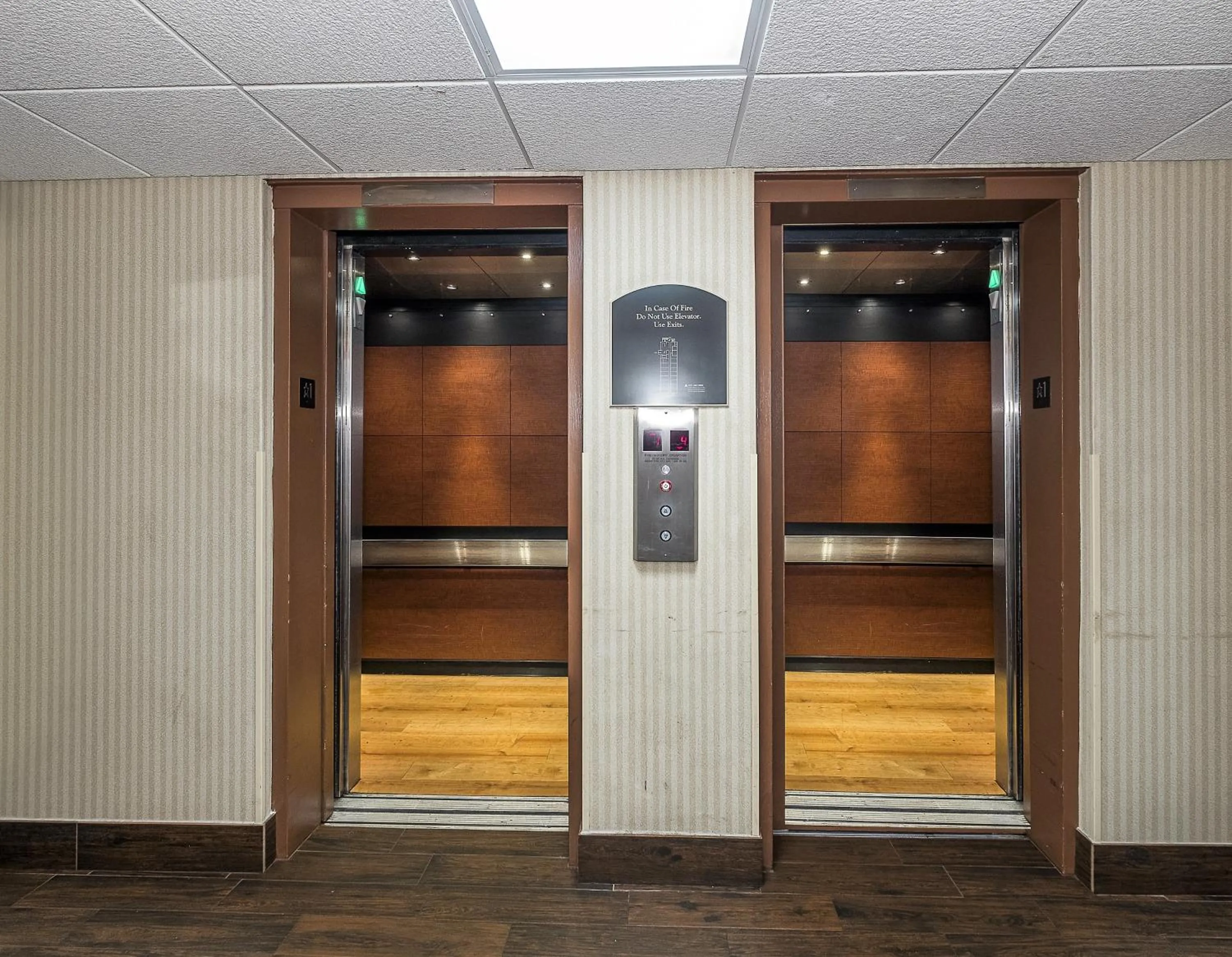 Lobby or reception in Red Roof Inn Hartford- New Britain