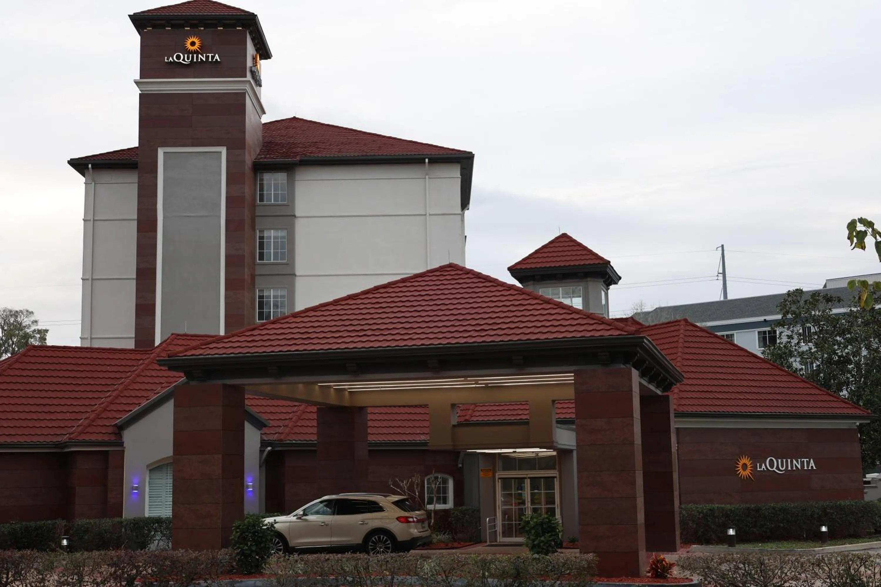 Property building in La Quinta Inn and Suites by Wyndham, Ocala