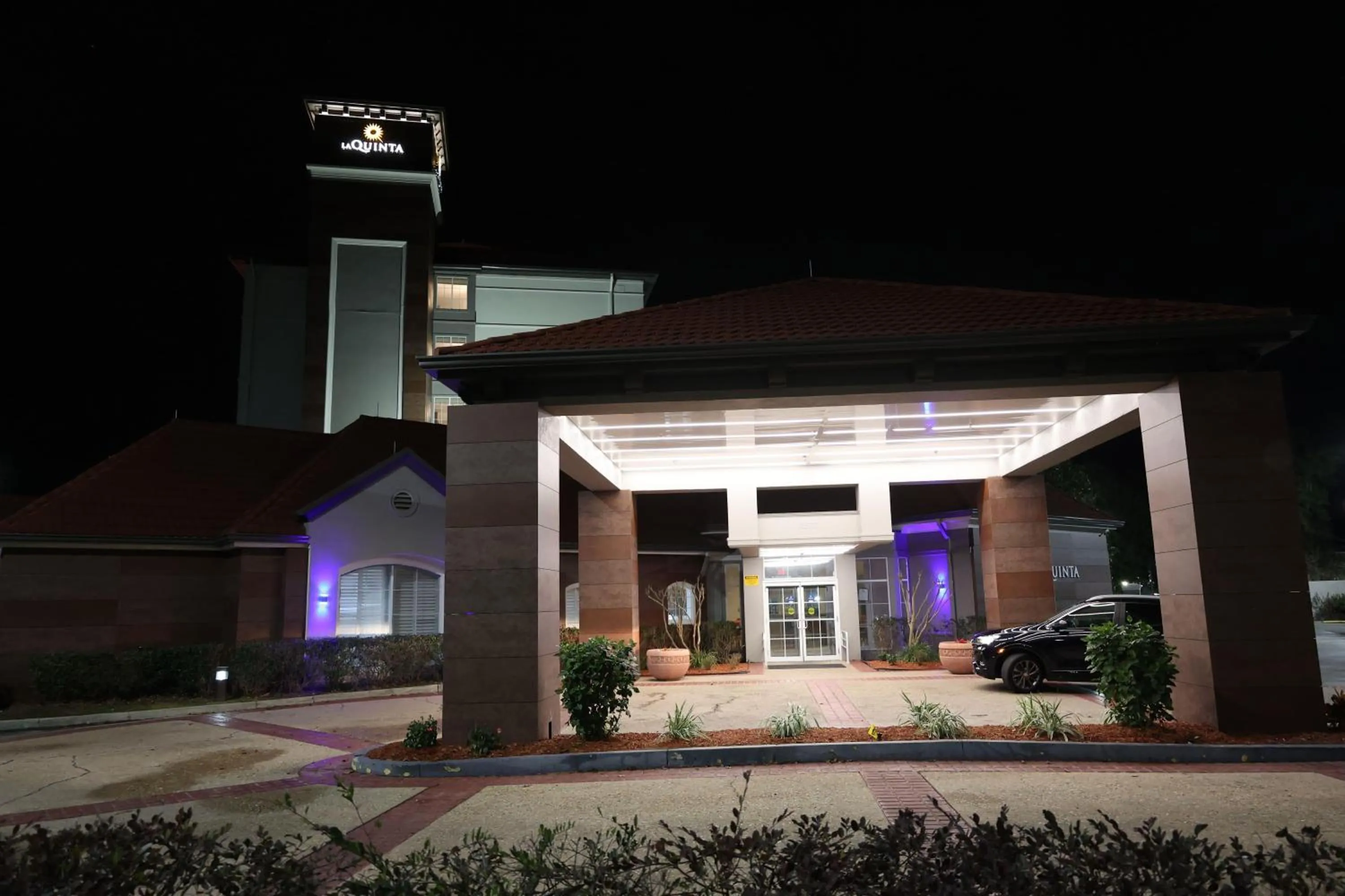 Property building in La Quinta Inn and Suites by Wyndham, Ocala